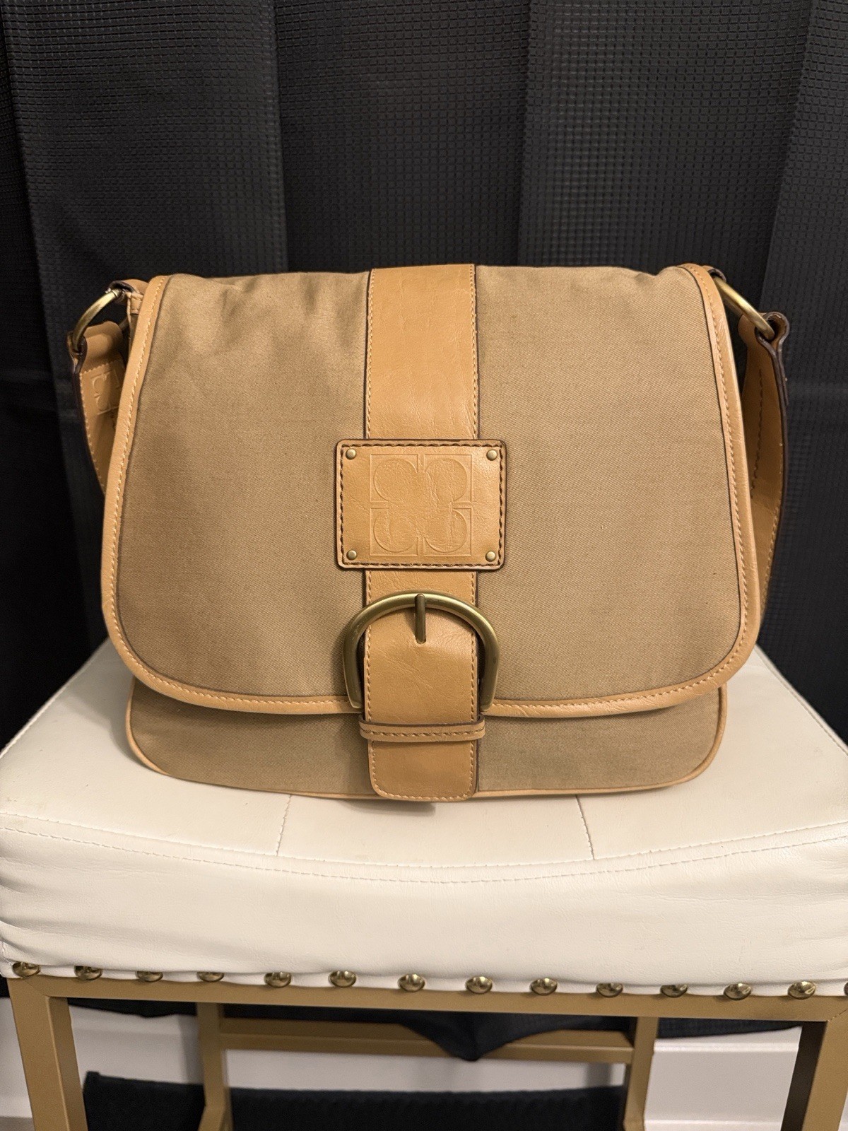 Liz Claiborne Beige Tan Shoulder/Crossbody Bag Flap Buckle Magnetic Pockets