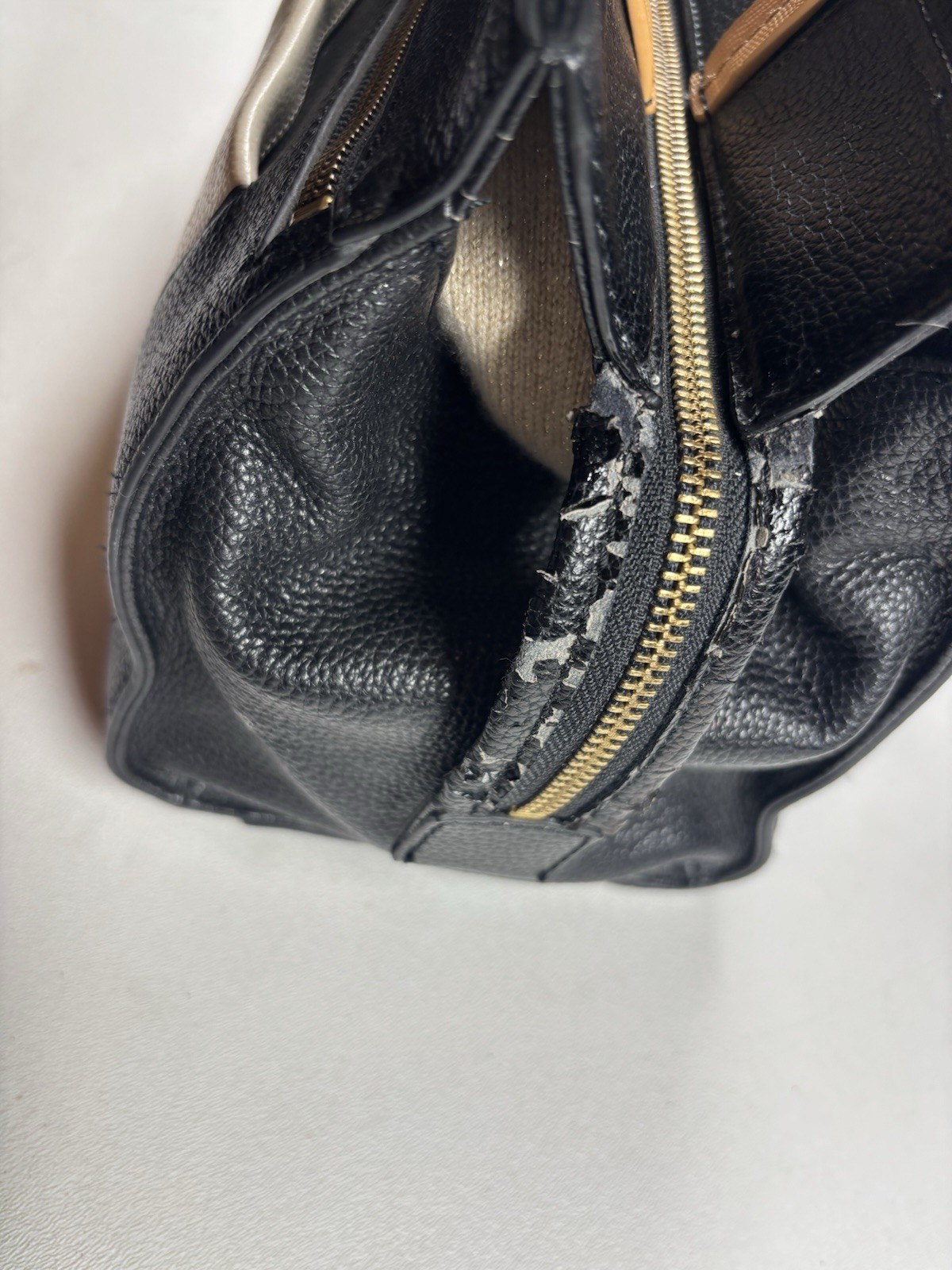 Isaac Mizrahi Live Pebbled Leather Bag In Black And Cream Gold Tote Purse