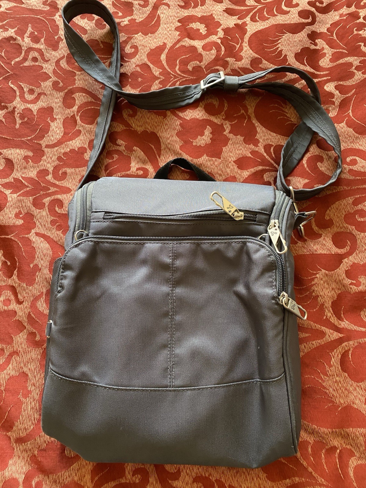Travelon Dark Grey Messenger Shoulder Bag Purse s16