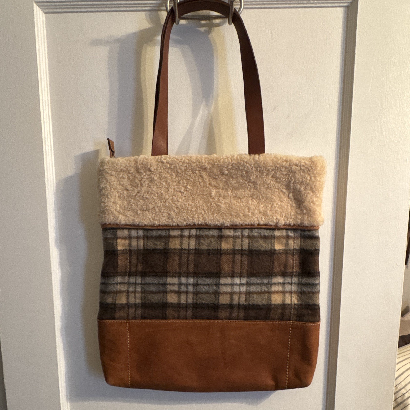 UGG Plaid Tote Shoulder Bag Zip Closure Brown/Beige Inner Pocket Beige Lined NWT
