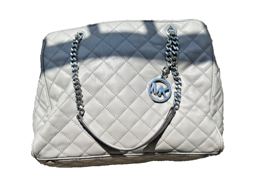 AUTHENTIC Michael Kors Susannah Large Quilted Leather Tote Handbag Pearl Grey