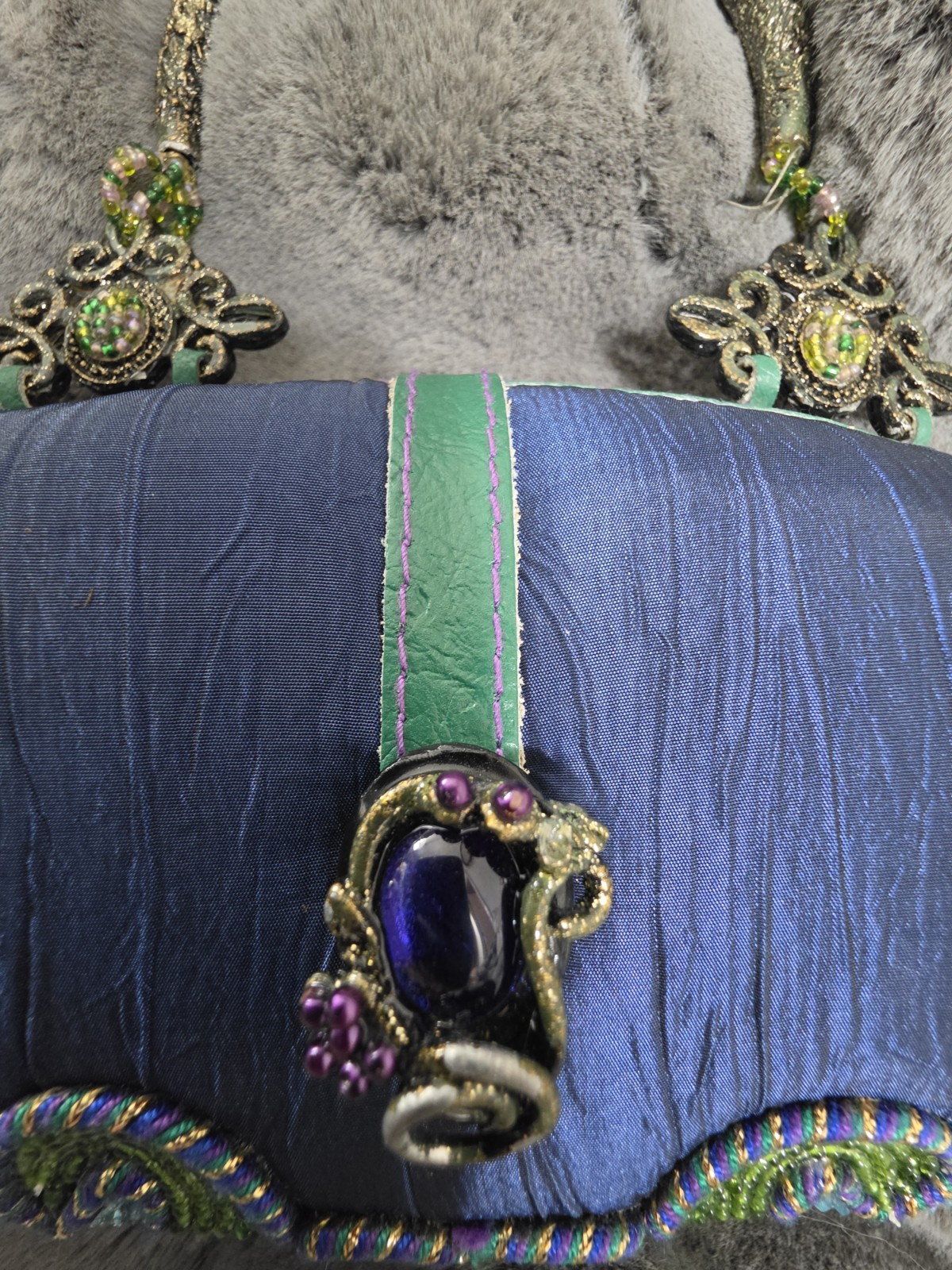 Mary Frances Show Off Peacock Feather Beaded Jeweled Hard Shell Purse Vintage