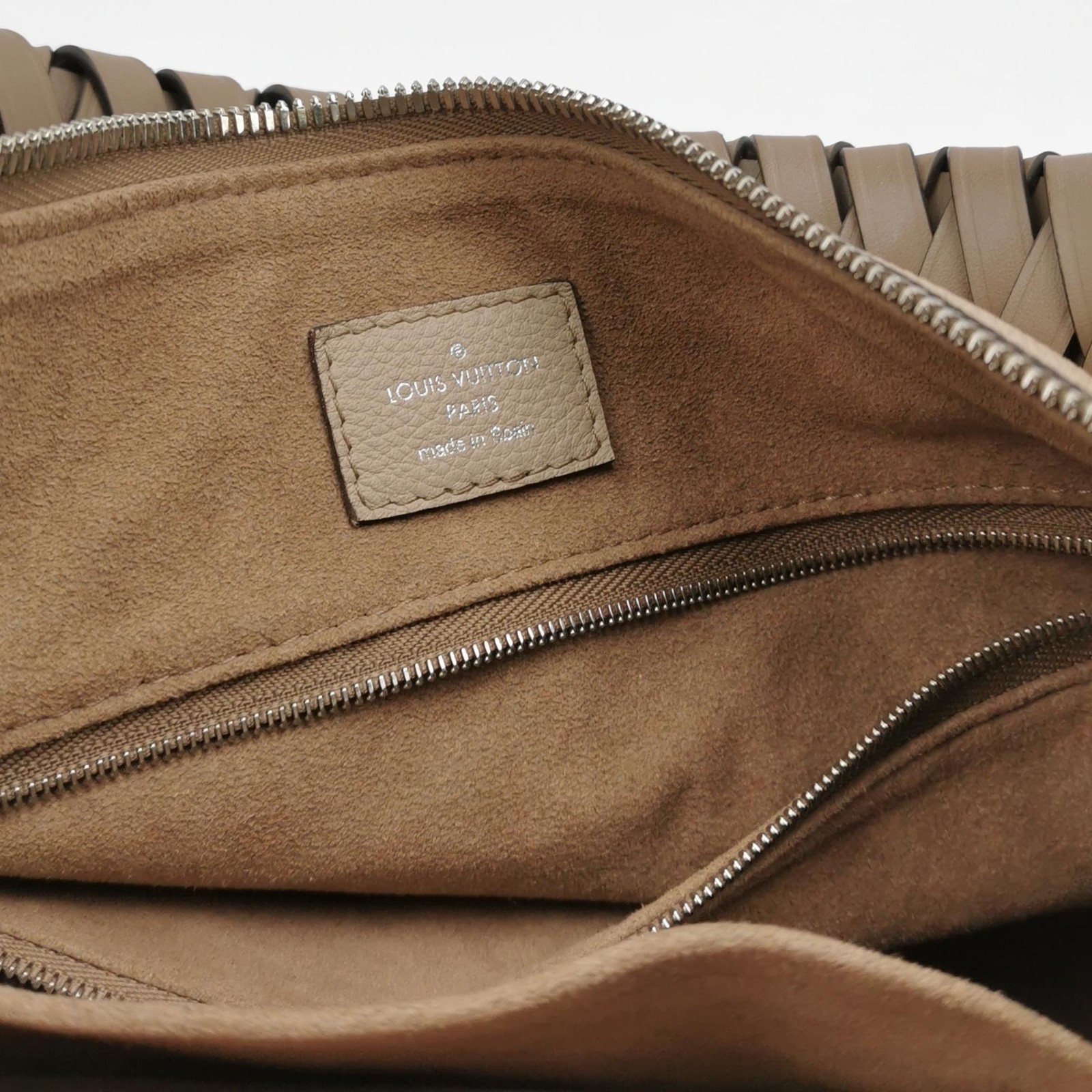 Louis Vuitton Medium Beaubourg Monogram Crossbody Bag （31.5×25×18）cm