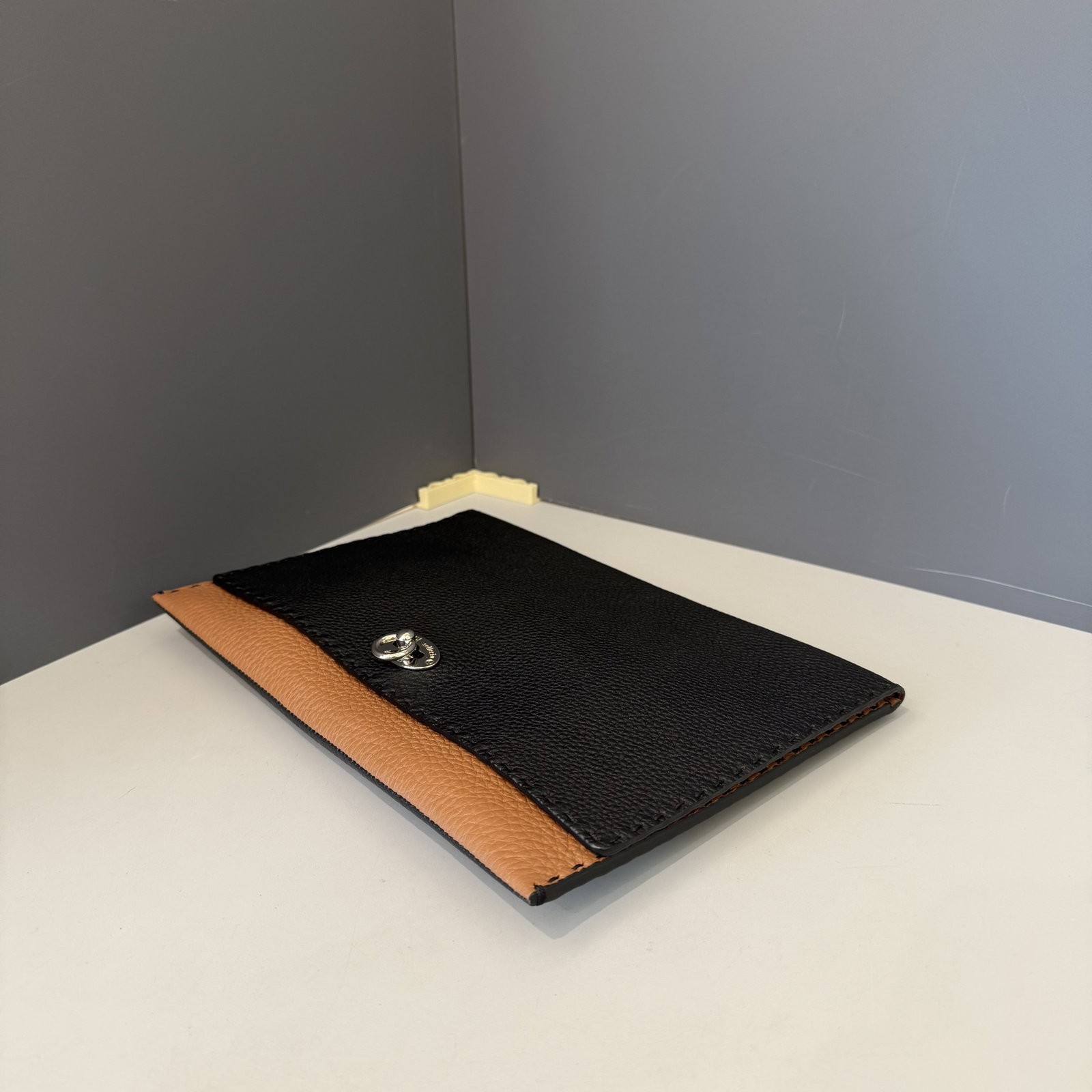Fendi Clutch Brown Black Grained Calfskin (kc042426b5)