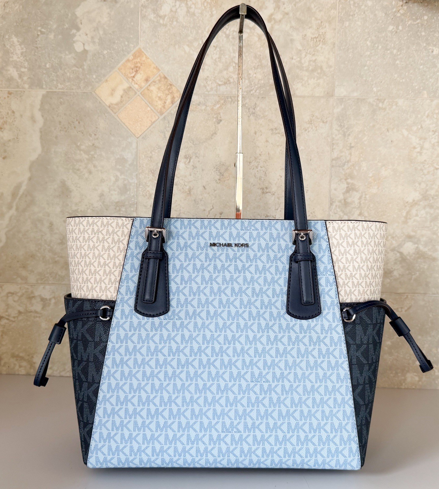 Michael Kors Voyager LG Tote Shoulder Bag Color-Block MK Pale Ocean Multi