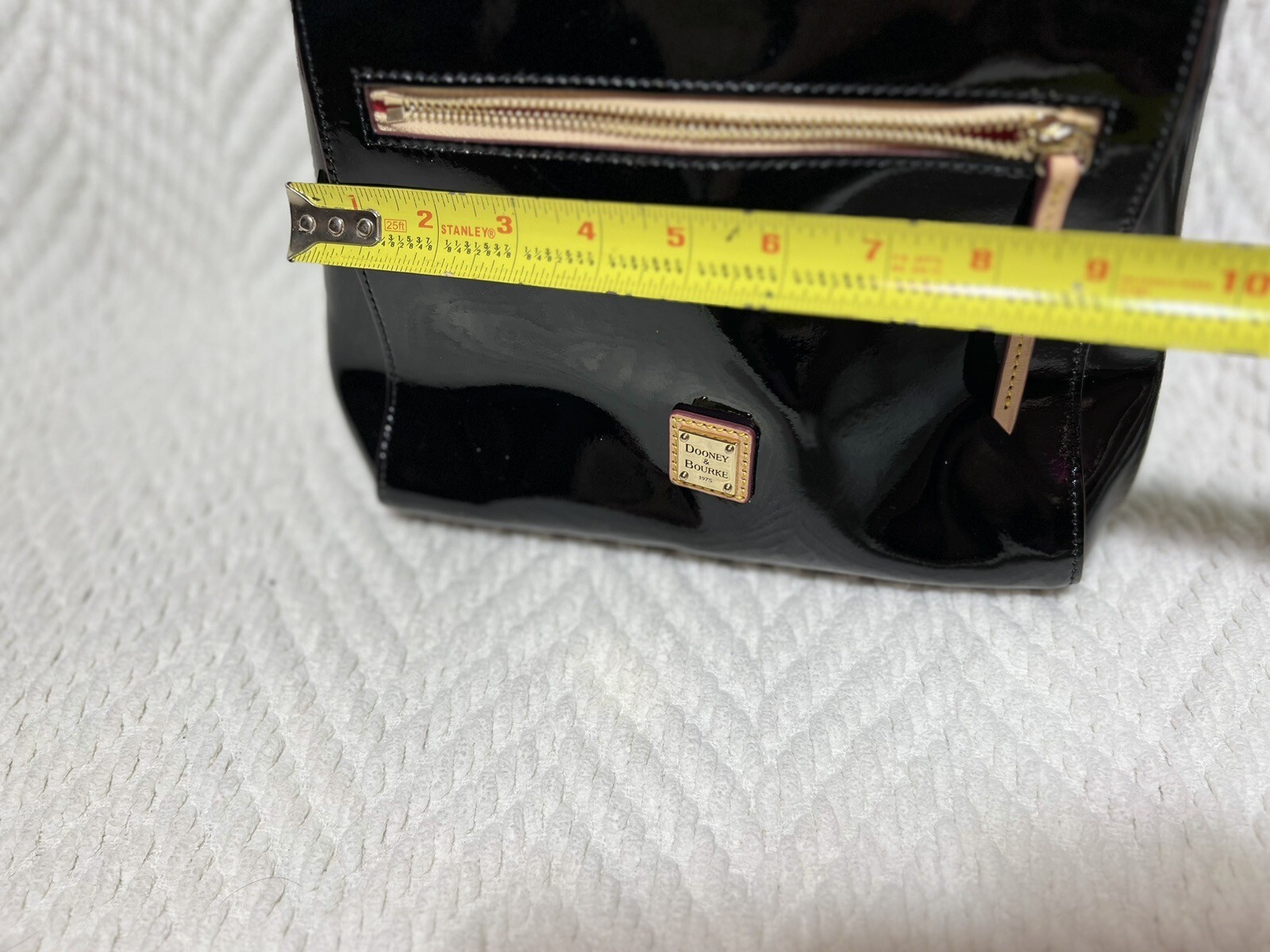 Dooney & Bourke B10208 Black / Beige Womens Patent Zip Satchel 13x6x9.5 in
