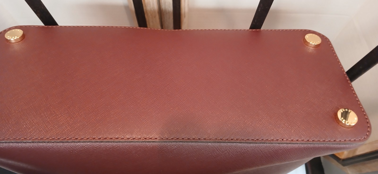 michael kors upscale handbag in Plum zipper closure side pocket strap and handle