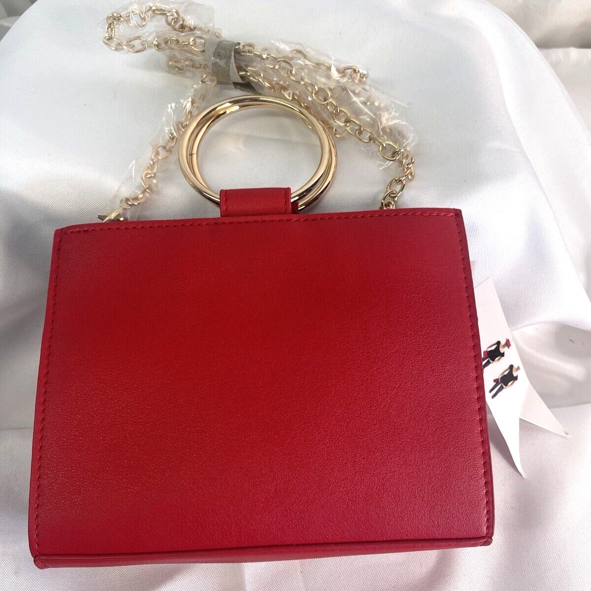 NEW!!! Fashion Ring Bag 7.5 X5.5×2.25” w/Crossbody Chain In Gold Color is Red!