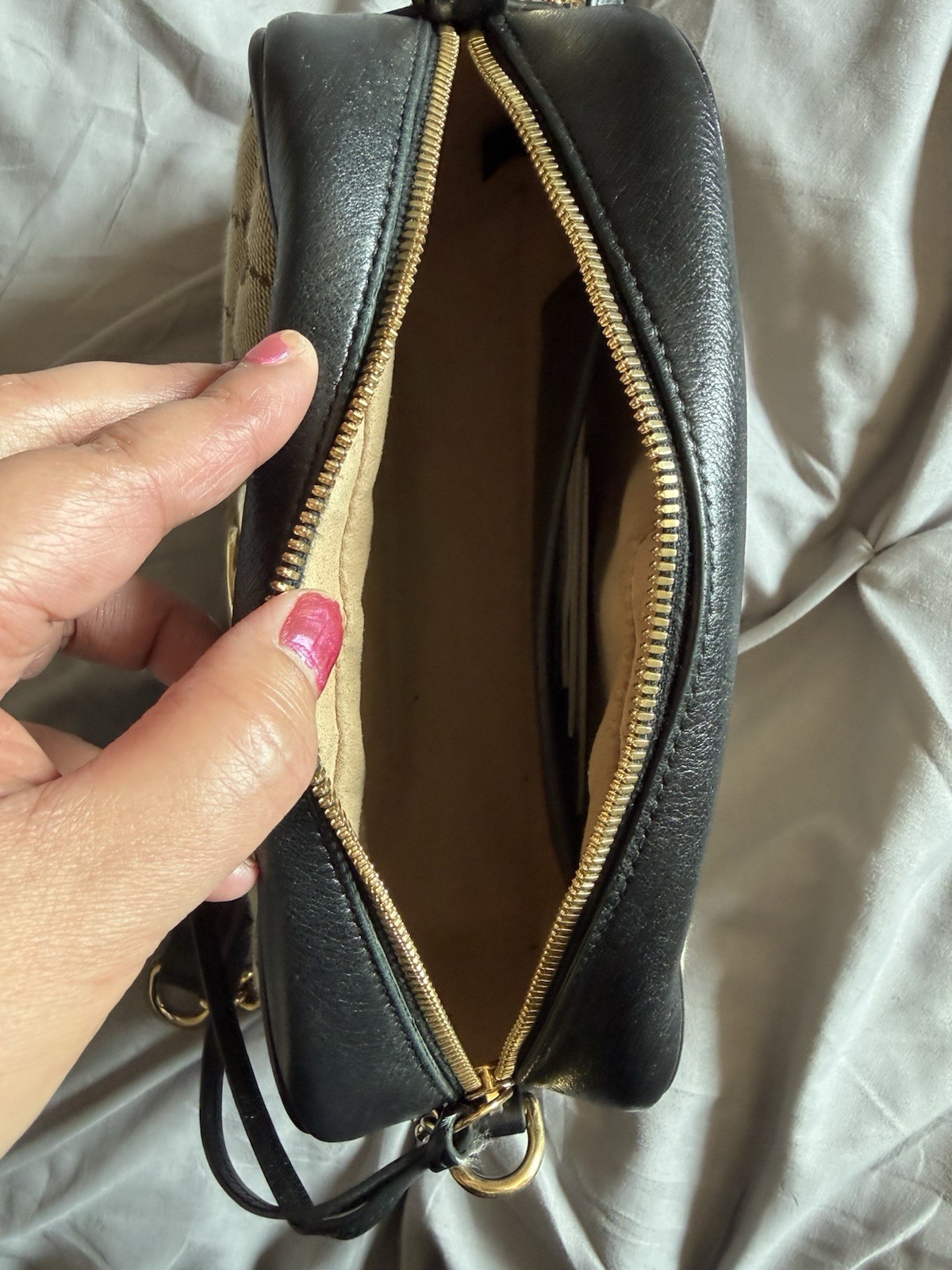 Gucci GG Pattern Crossbody Bag Zip Closure Beige Black Leather Trim Gold