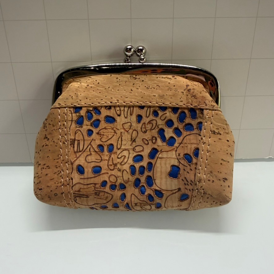 Viator Portugal Natural Cork Kiss Lock Coin Purse Clutch Blue Leopard Print