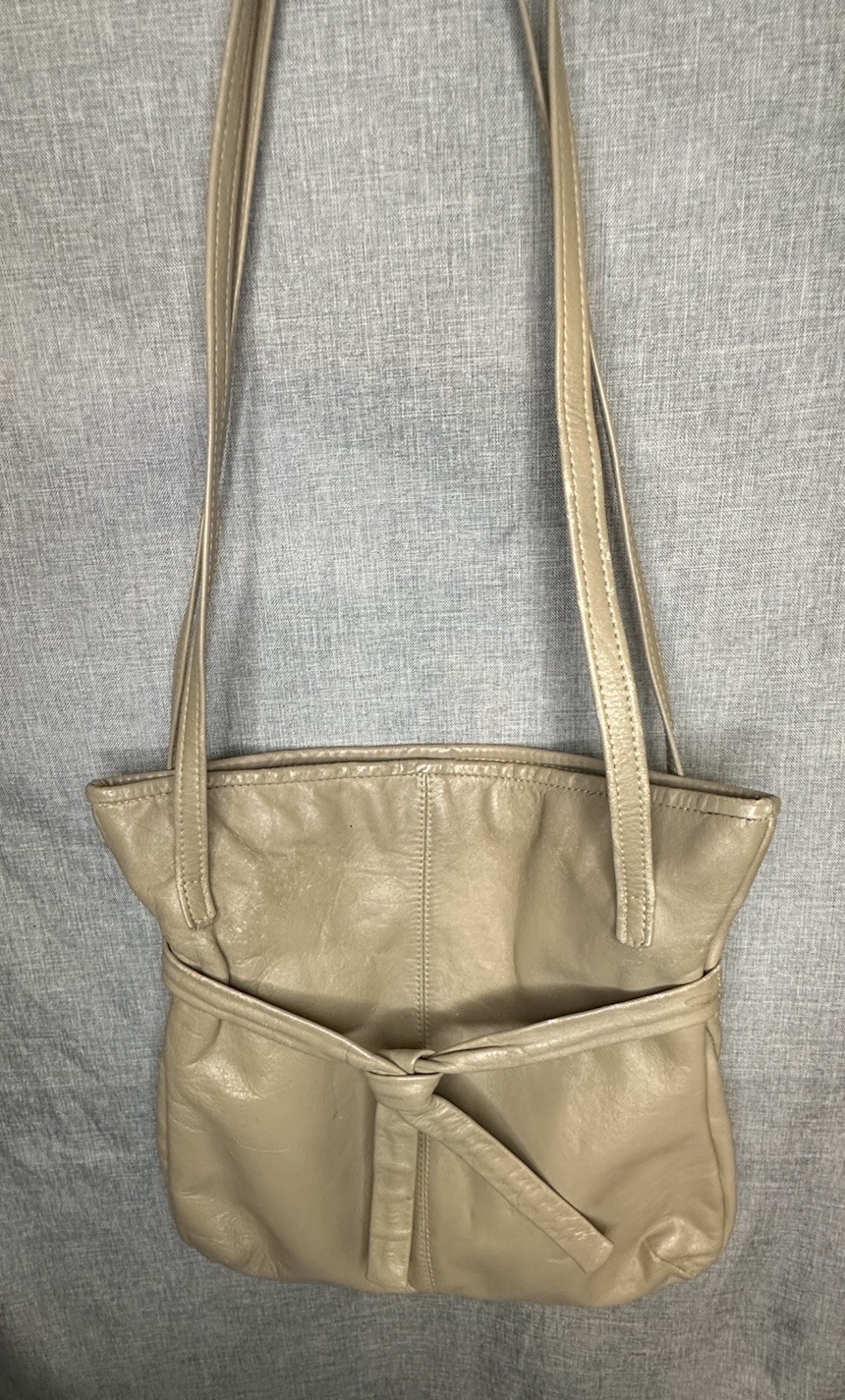 Purse Bag Beige Long Strap Pocket Inside Zippered Snap Button VTG