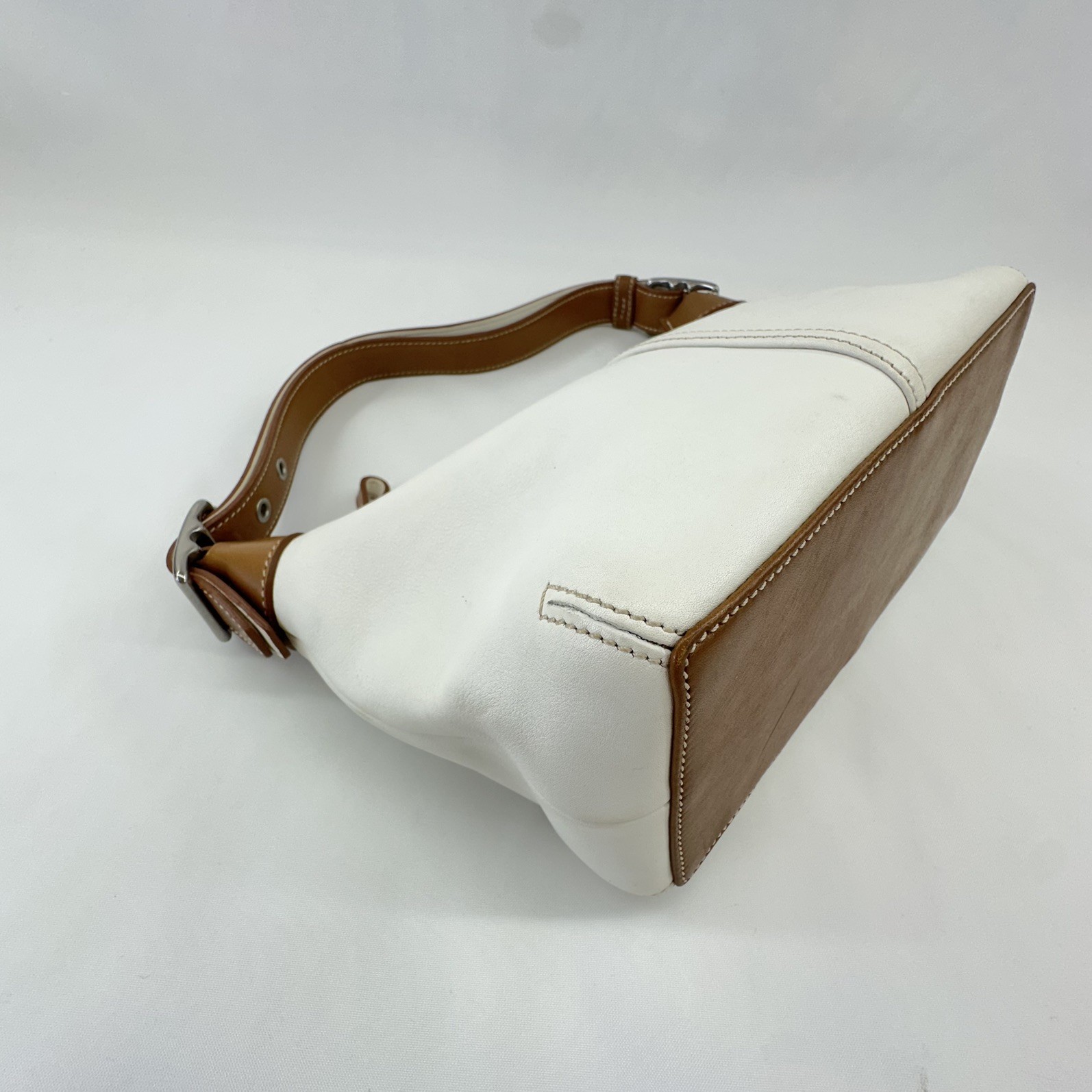 Coach Legacy Demi Hobo 9564 White Ivory Tan Leather Shoulder Bag Y2K Classic