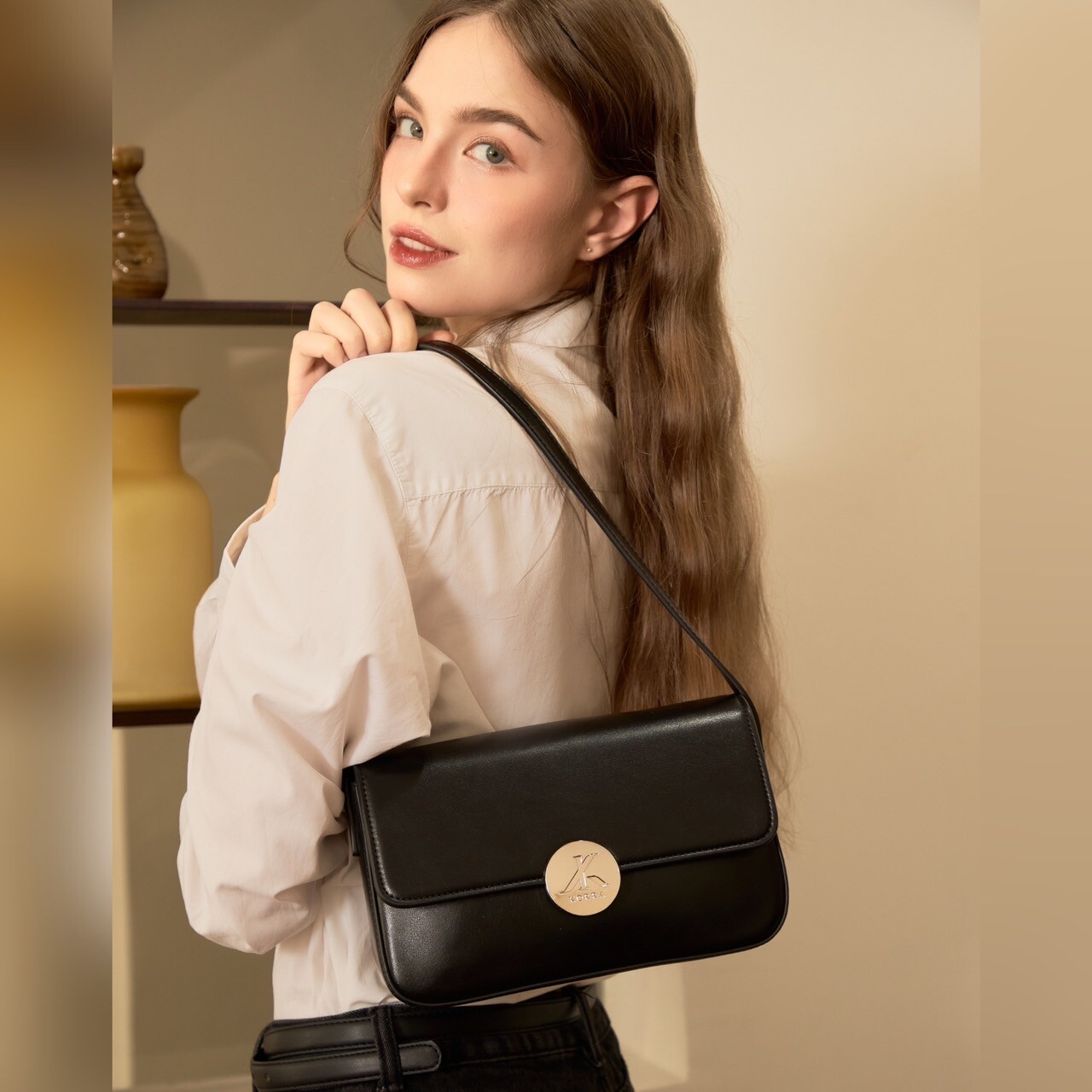 Shoulder bag with Pu premium leather 9.5 inch Korra brand