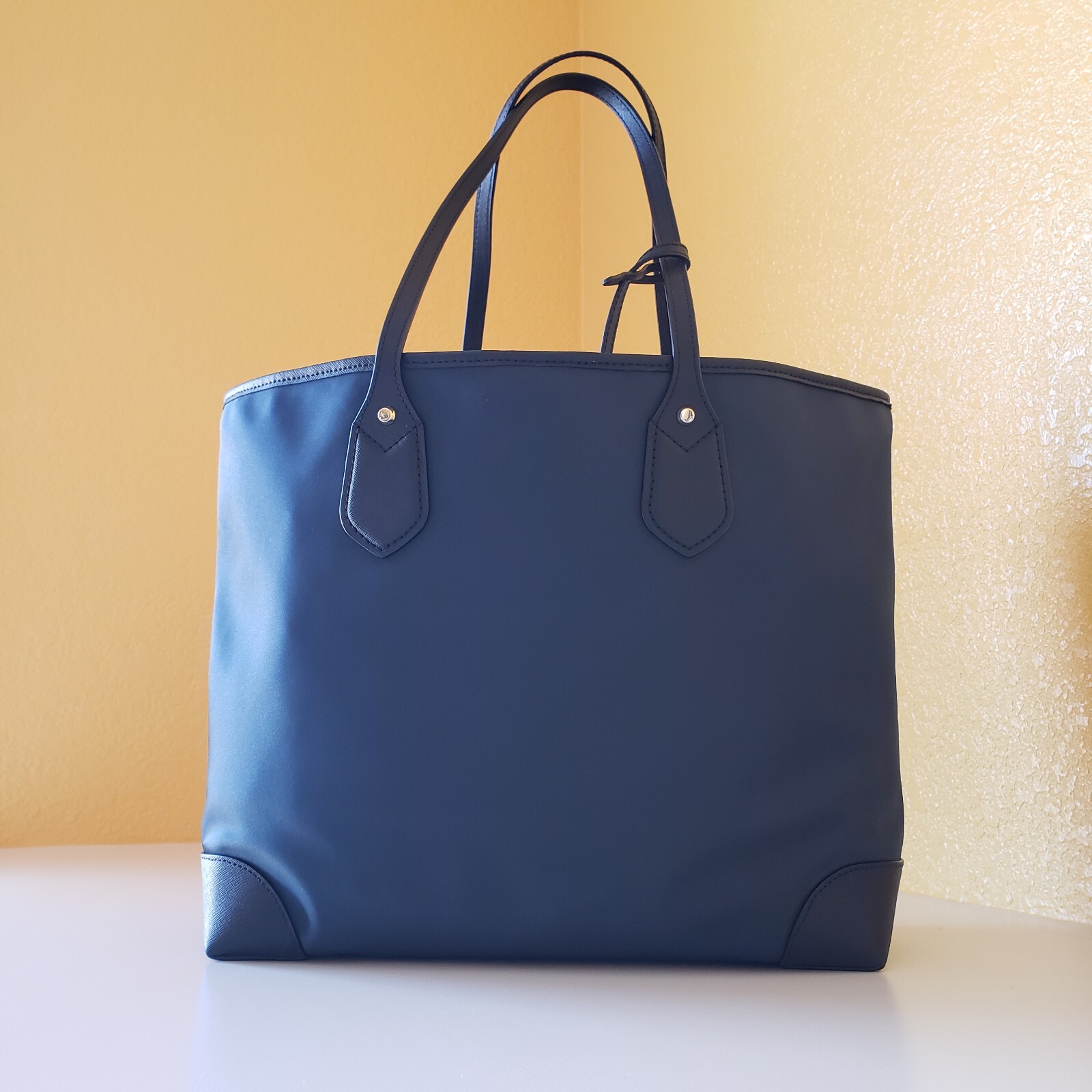 Michael Kors Eva Nylon Large Tote With Pouch in Navy Multi New Without Tag