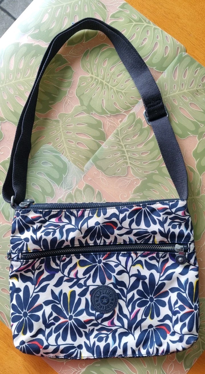 Kipling Travel Bag Crossbody FLOURISH Annabelle 4 Section Medium Blue Flowers