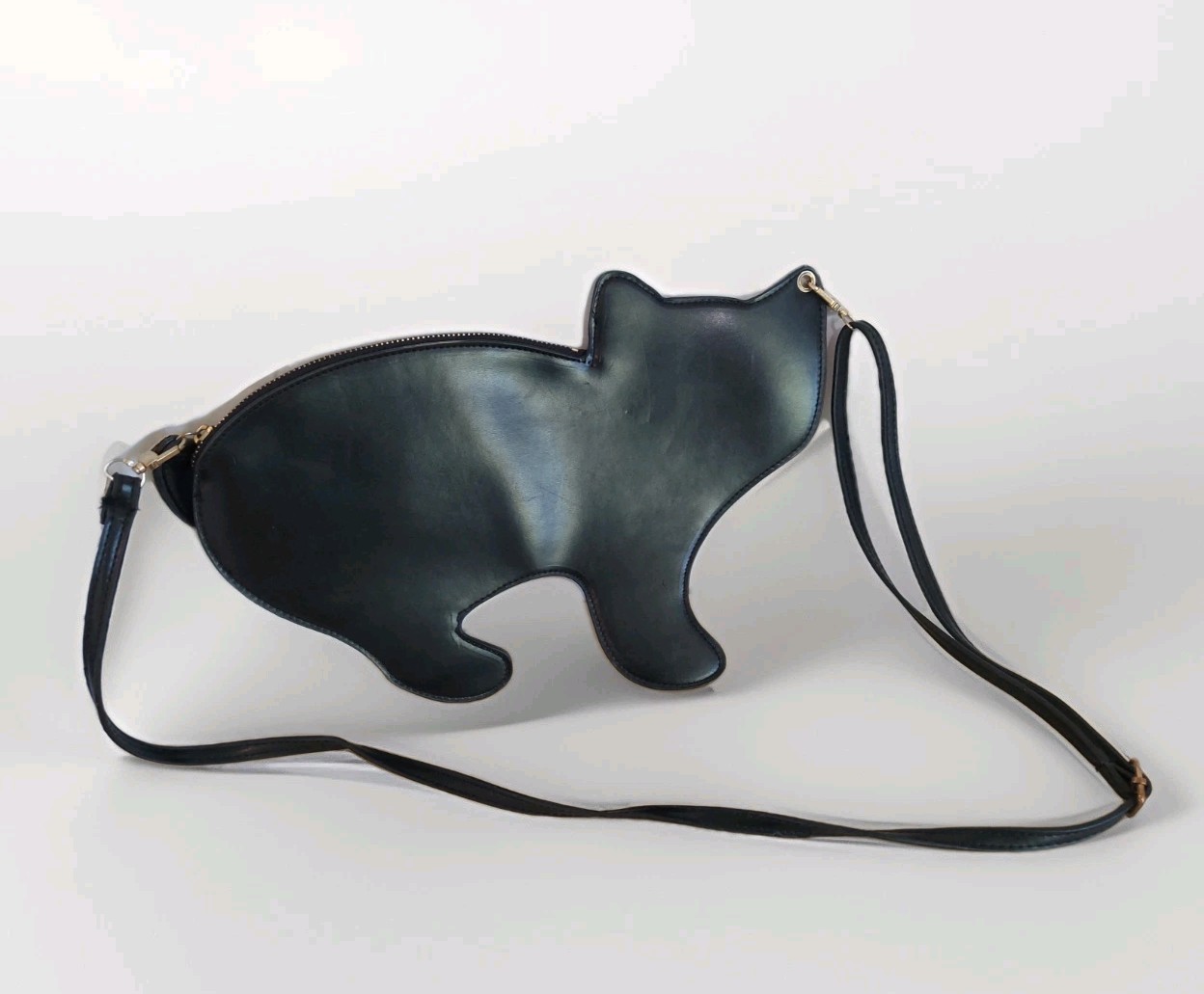 Black Cat Faux Leather Handbag With Moving Tail For A Zip Pull & Long Strap