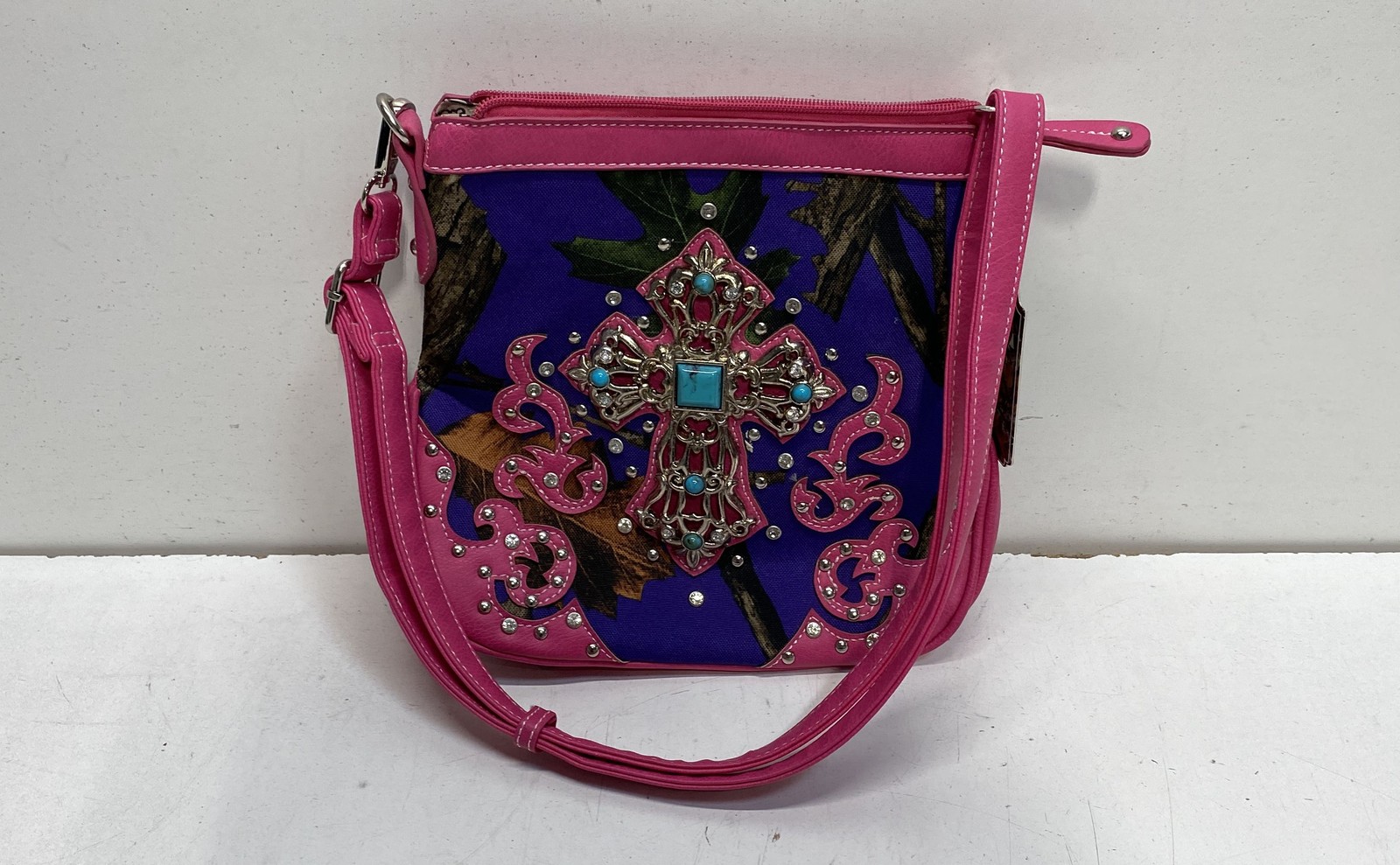 Cowgirl Trend Fuchsia Pink Camo Western Rhinestone Cross Crossbody Bag NWT