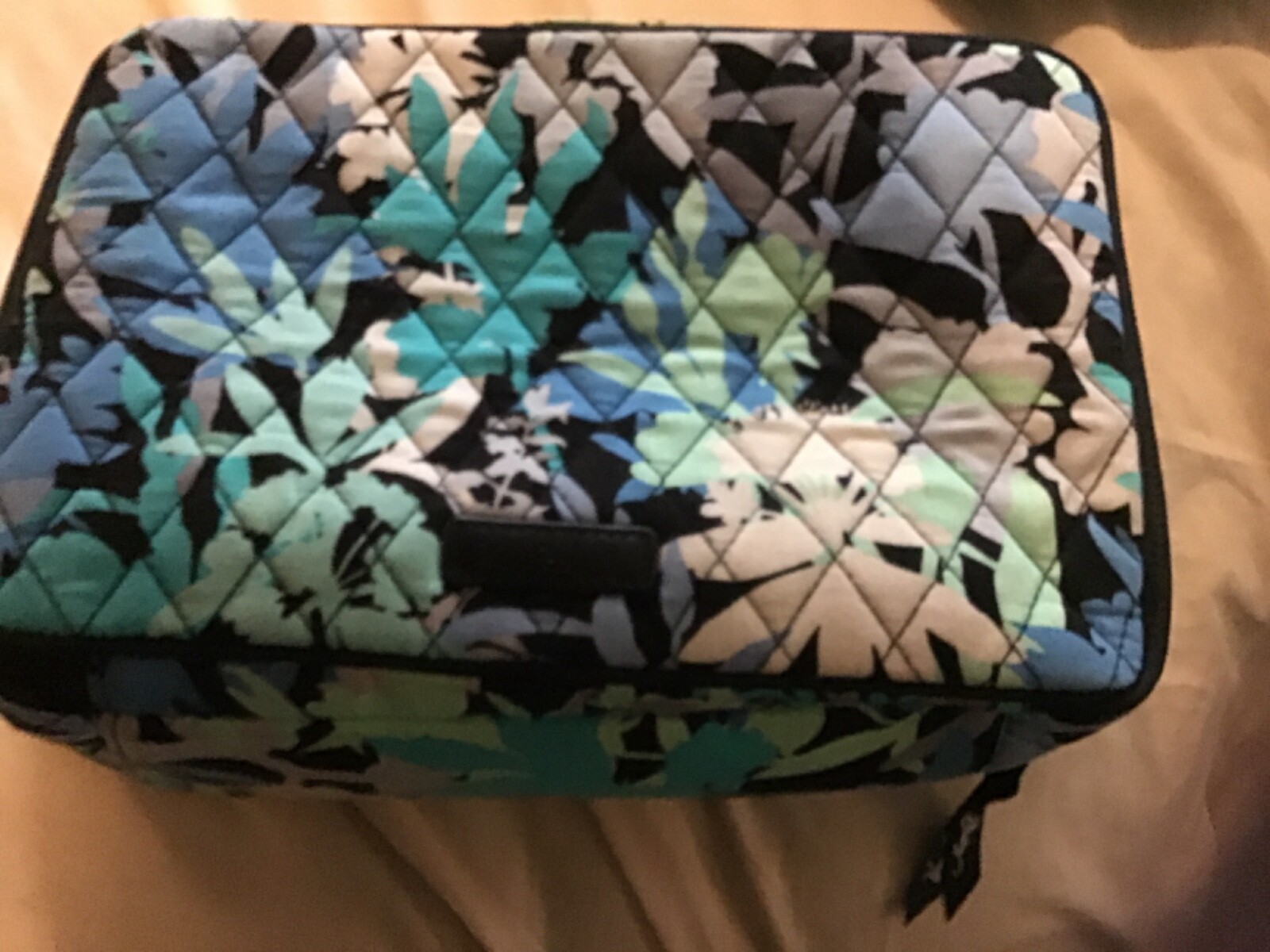 Vera Bradeley bag 8 in x 11 in Assorted colors. Previously owned.