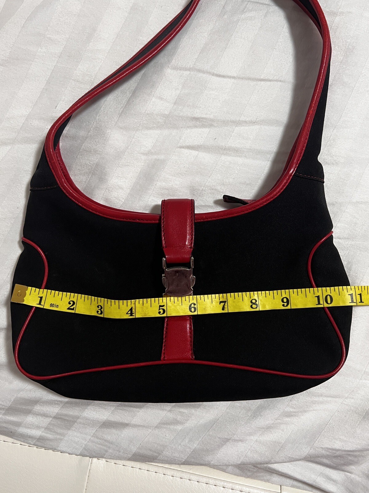 Authentic Salvatore Ferragamo Vara Handbag One Shoulder Bag AU-21-0734 Black Red