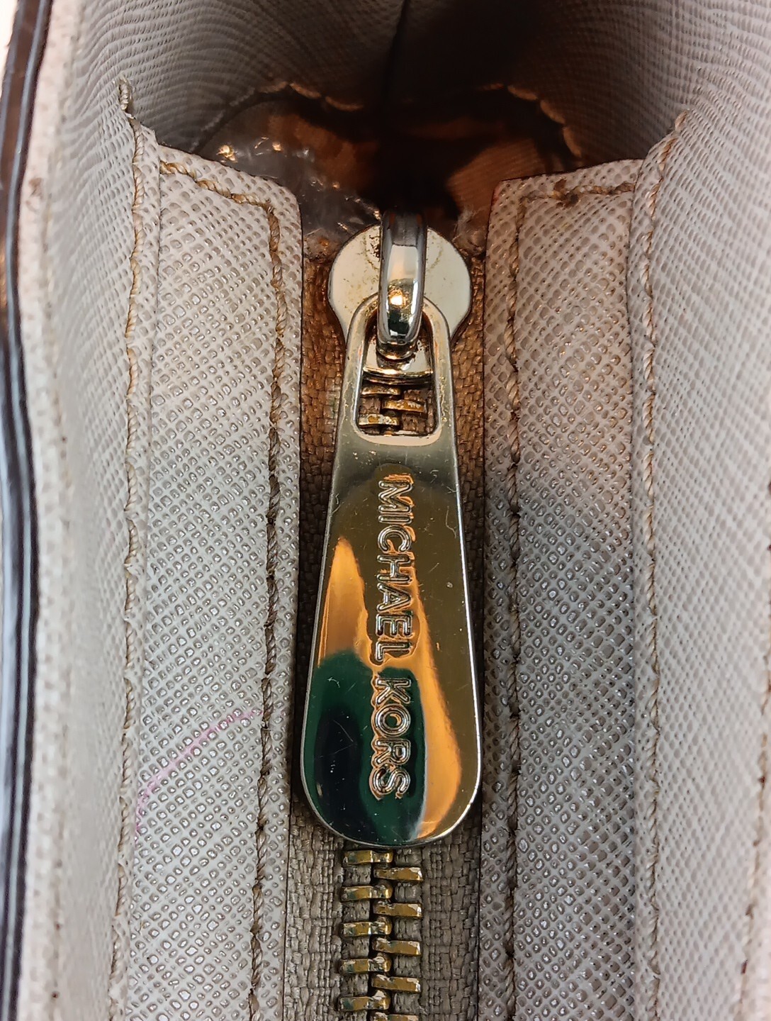 Michael Kors Purse Clay Gray Saffiano Leather Cross Body Bag W Charm Logo