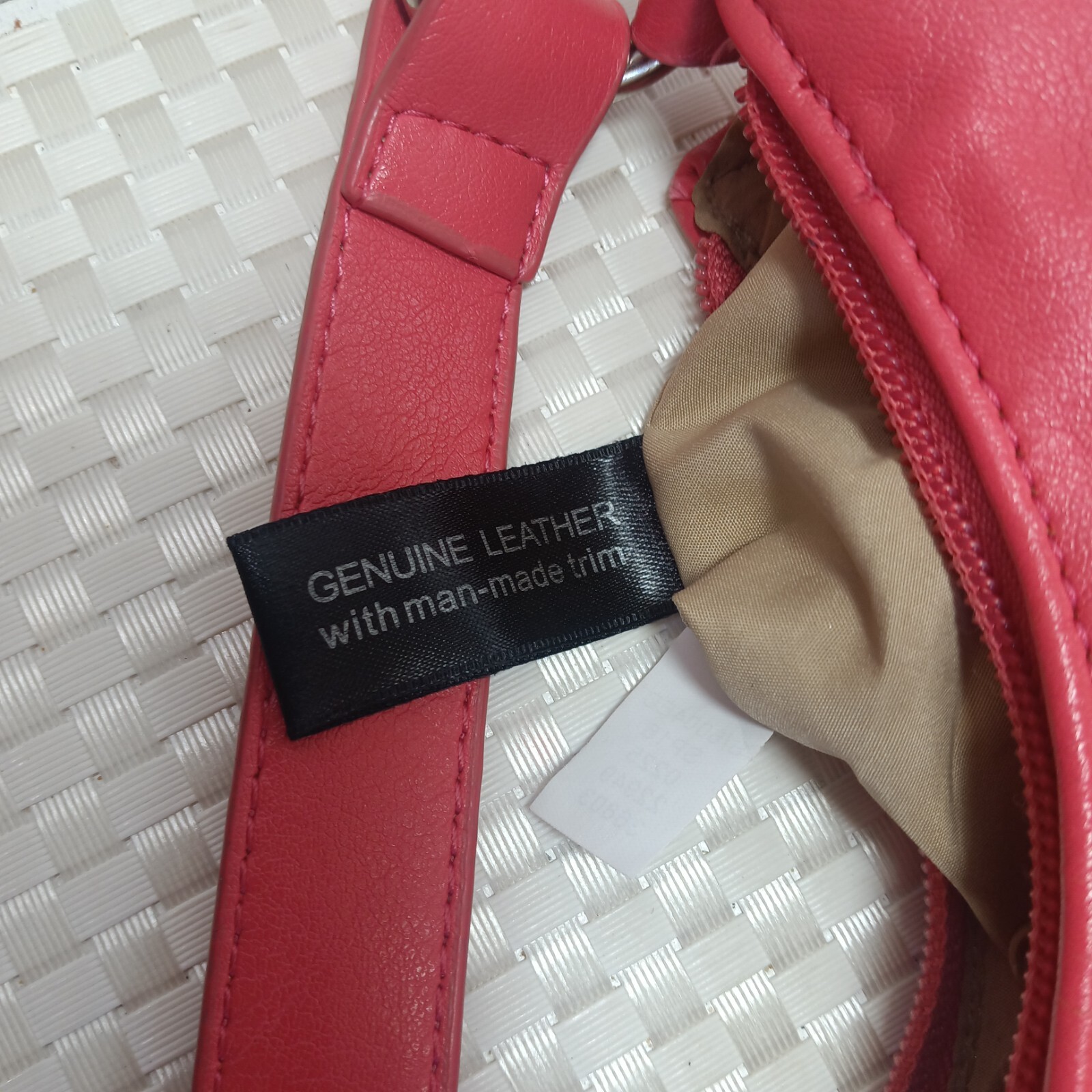 Giani Bernini Italian Nappa leather peach shoulder strap handbag. EUC