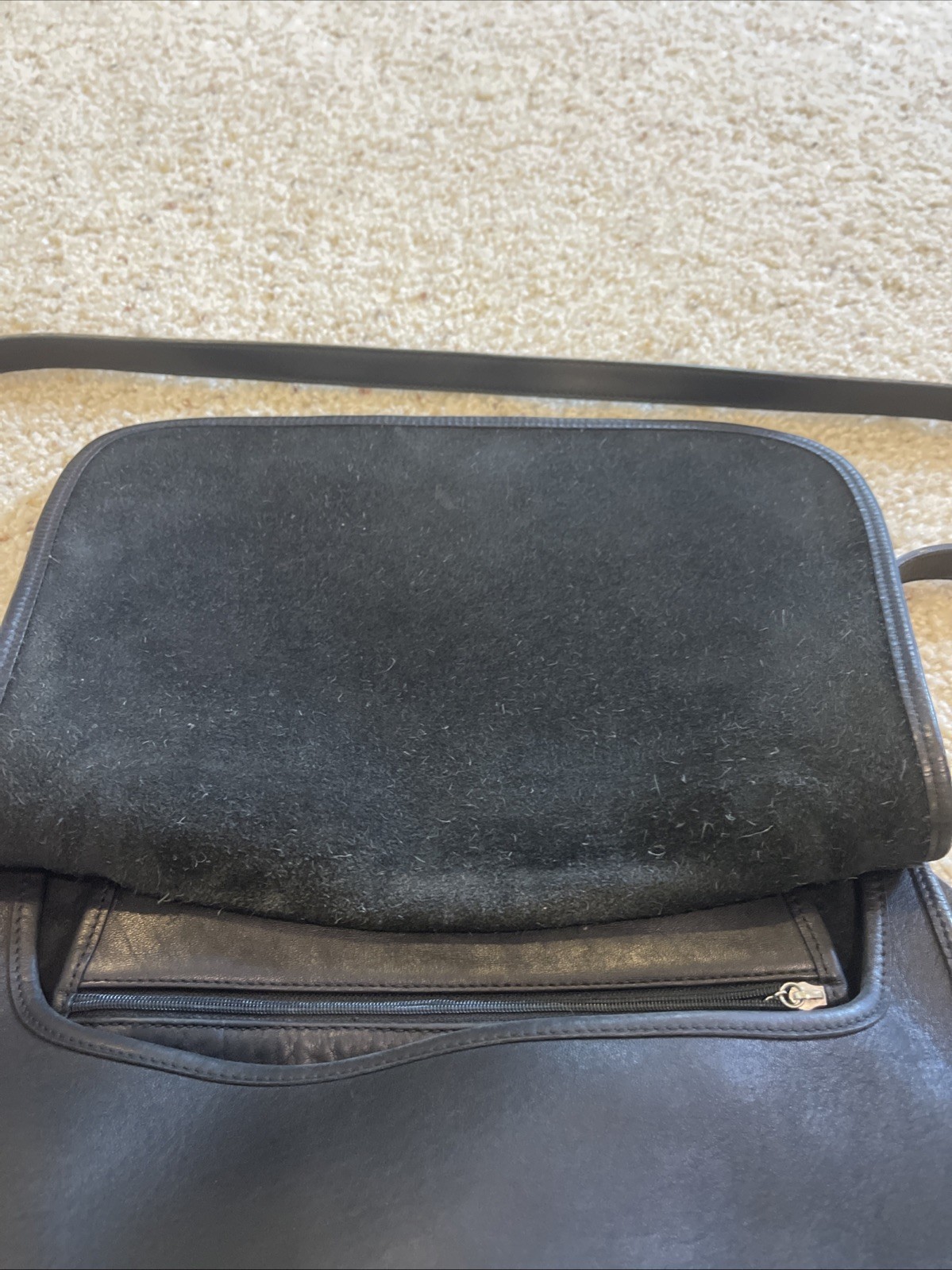 Vintage Coach 9082 black Shoulder Bag Logo Tag Silver Hardware Brand Card Women