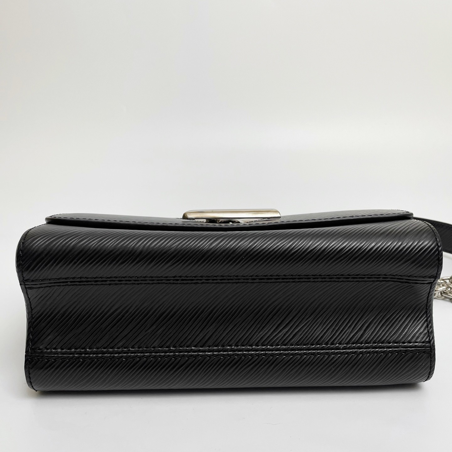 Authentic Louis Vuitton Twist MM Black Epi Leather Silver Hardware Shoulder Bag