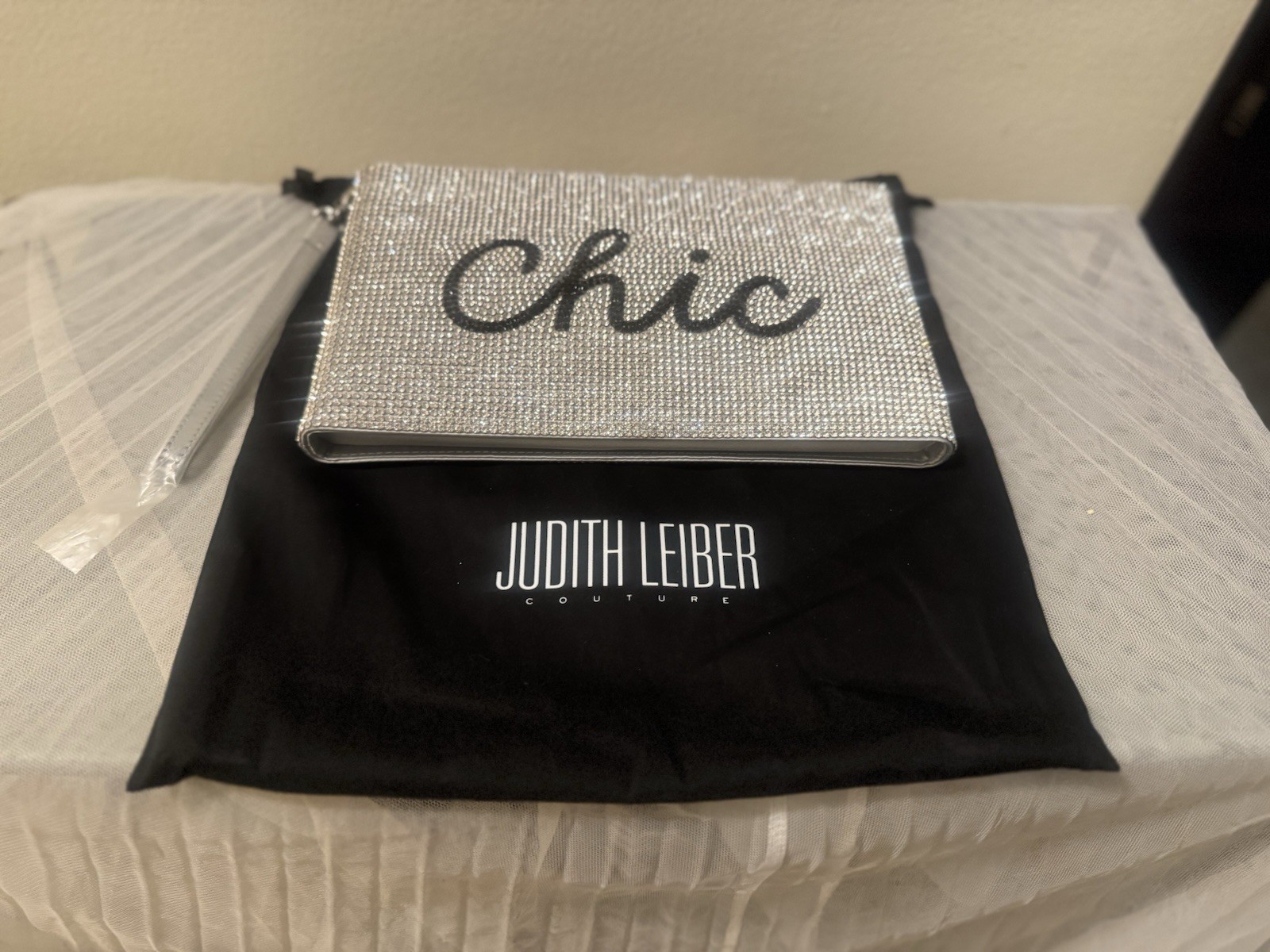 Judith Leiber Couture Embellished Pouch “Chic” – brand new In Box, Dust Bag