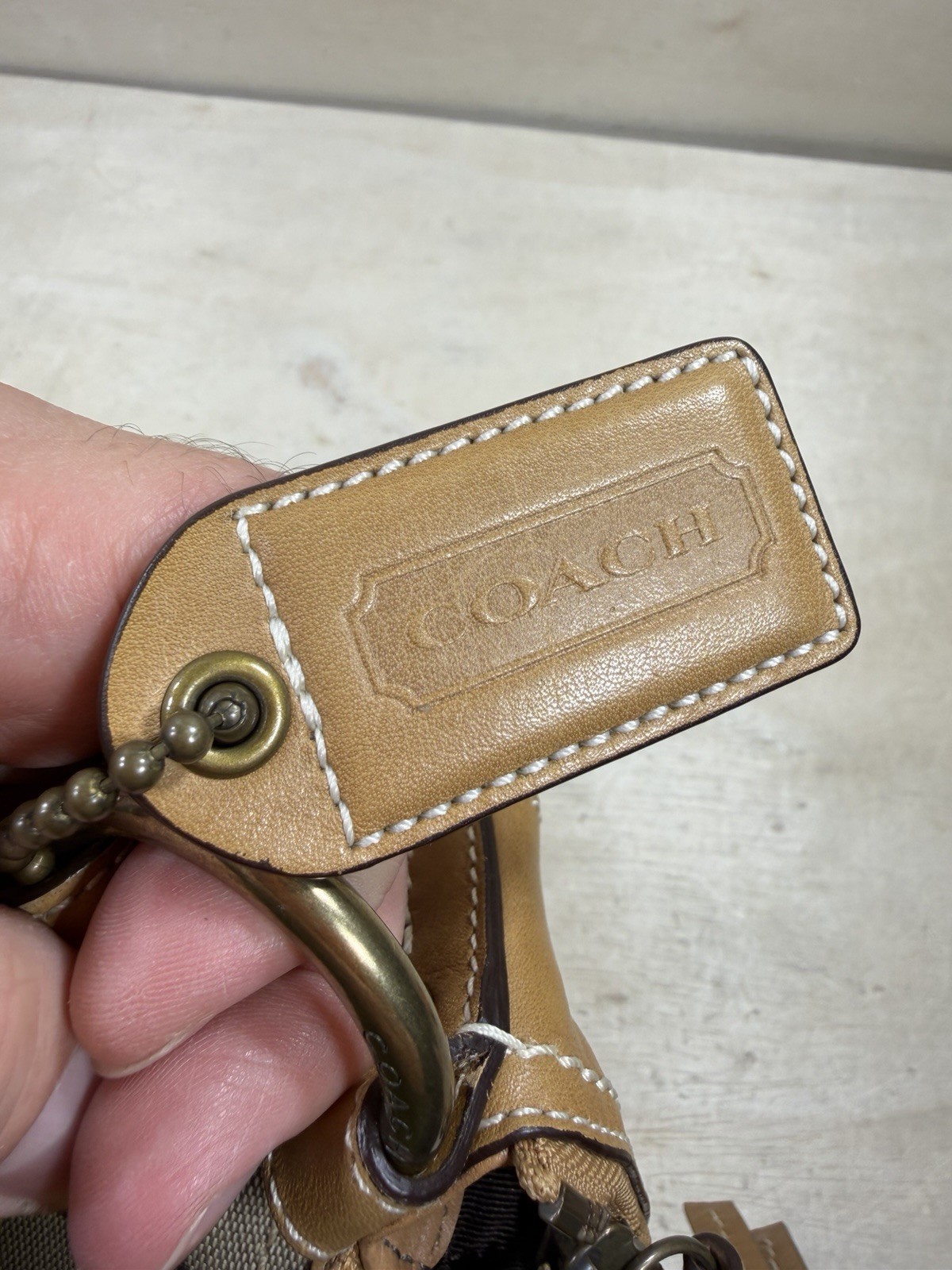 COACH Vintage Signature Medium Duffle Bag 10403 Camel Khaki Swing Pack Purse
