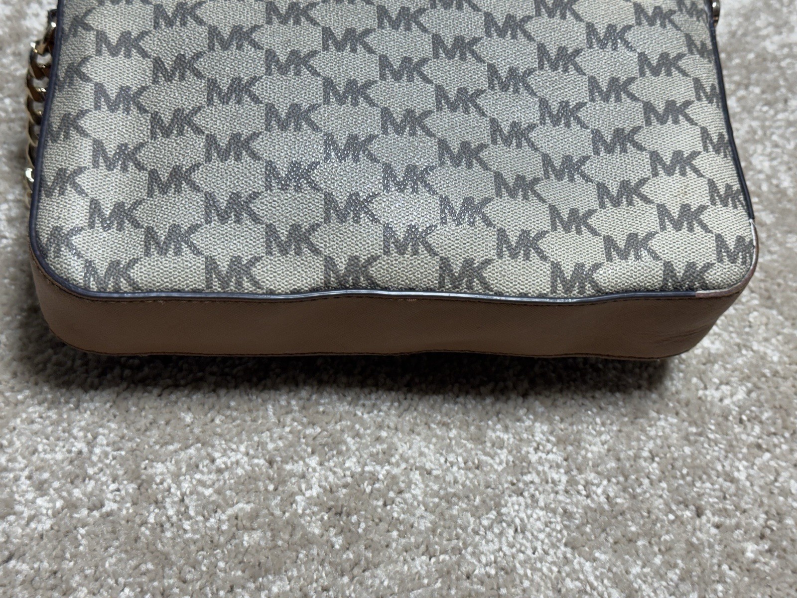 Michael Kors Jet Set Item LG Printed Logo Crossbody Bag Vanilla