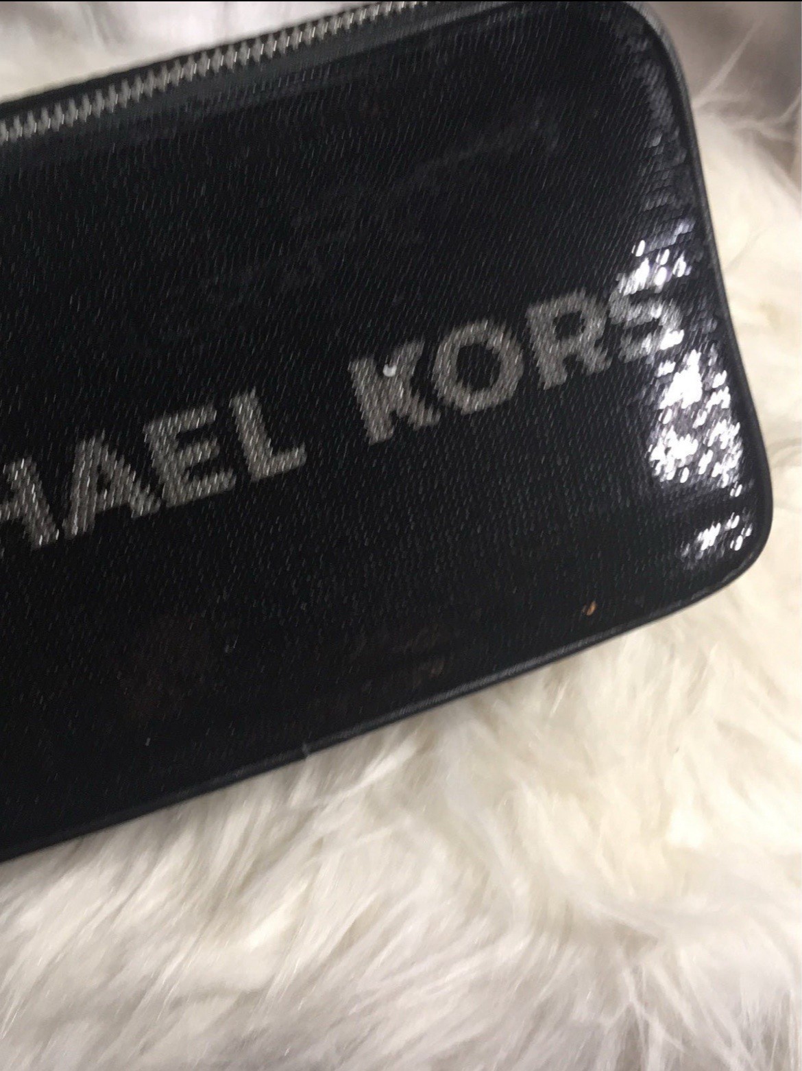 NWT Michael Kors KENLY Blk and Silver Shimmering Camera Crossbody