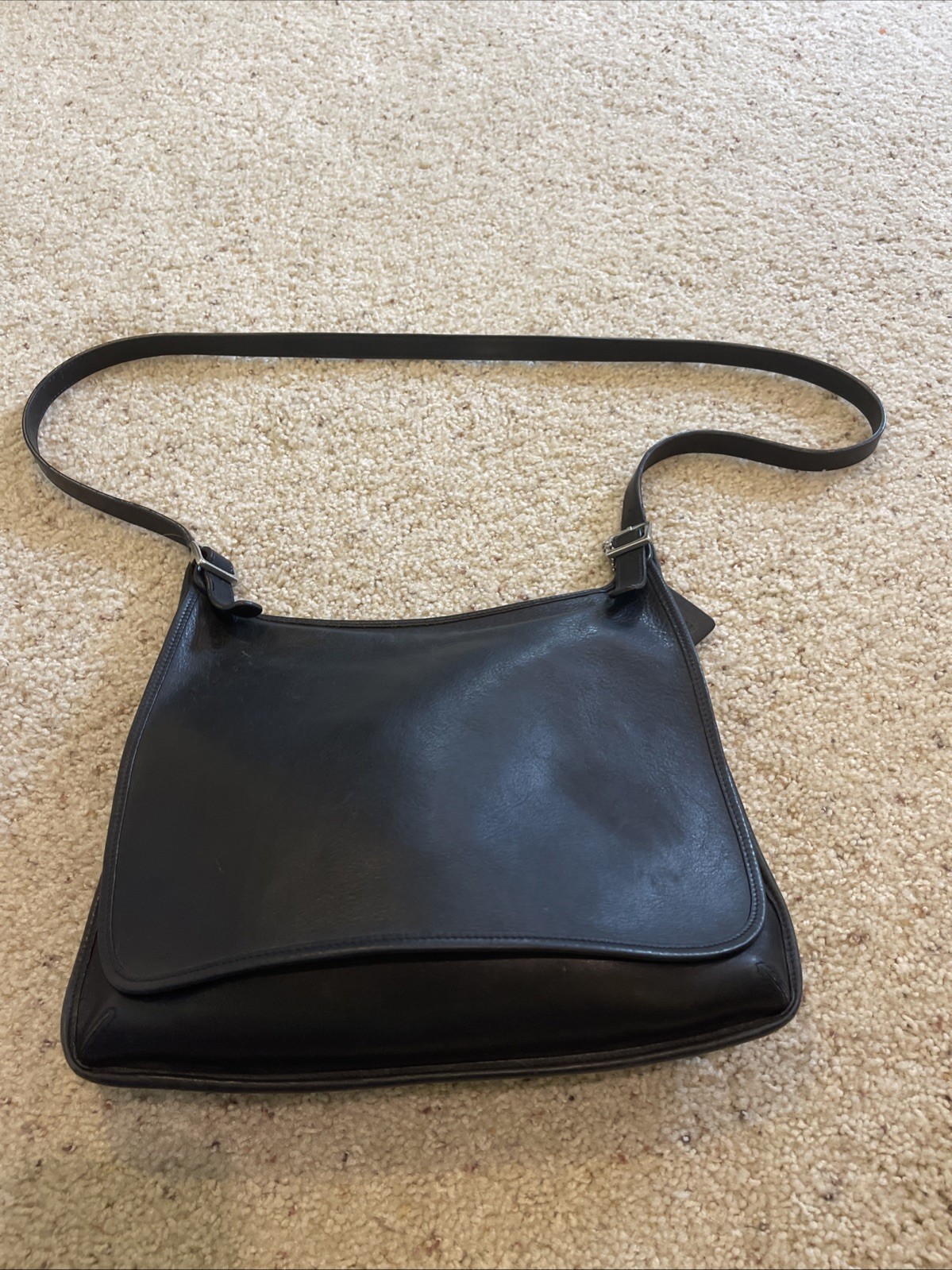 Vintage Coach 9082 black Shoulder Bag Logo Tag Silver Hardware Brand Card Women