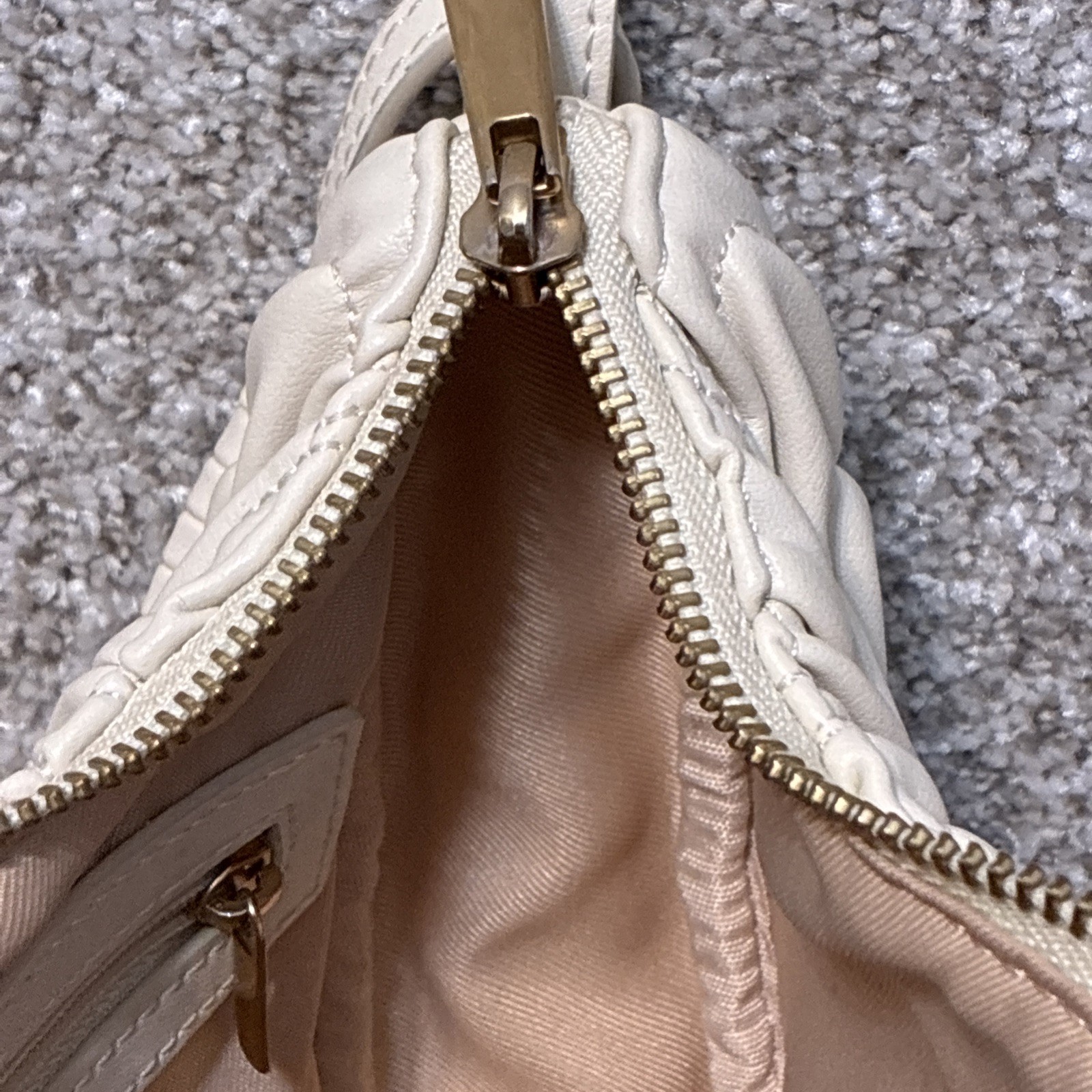 EUC Sam Edelman “Ari” Quilted Leather Small 10″ Handbag Ivory