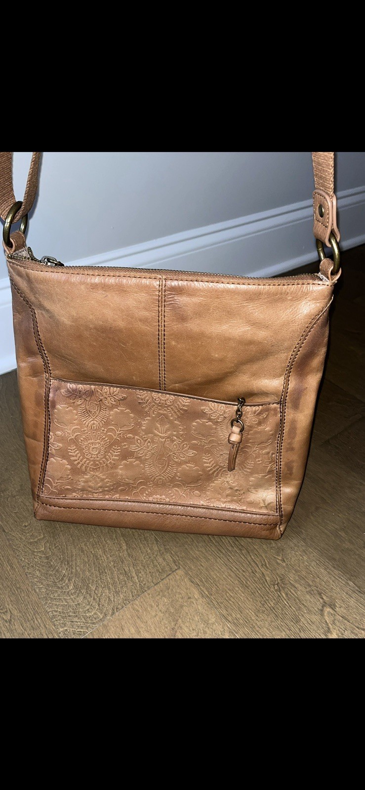 The Sak: Leather Shoulder Bag: Ink Stains See Last 2 Photos