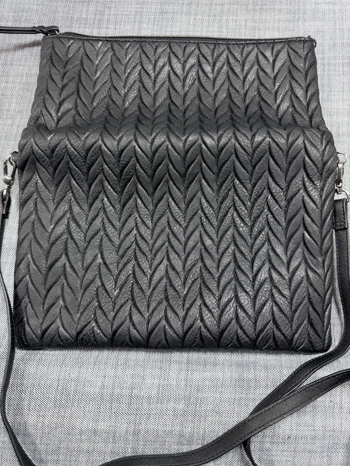 Stella & Dot Black Waverly Chevron Quilted Leather Foldover Crossbody Clutch