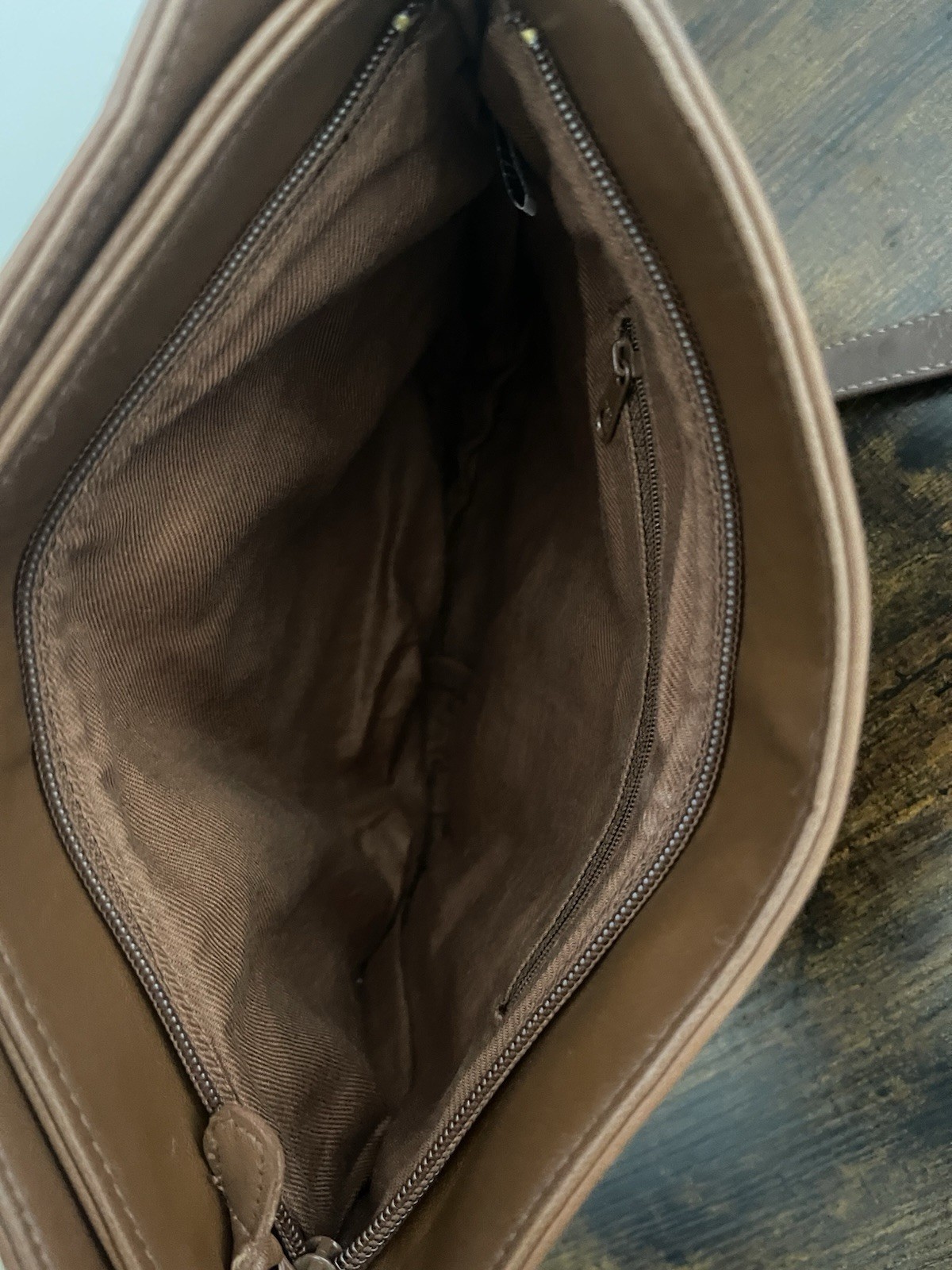 Brown Crossbody Bag Zip Closure Adjustable Strap Lined Inner/Outer Pockets Gold