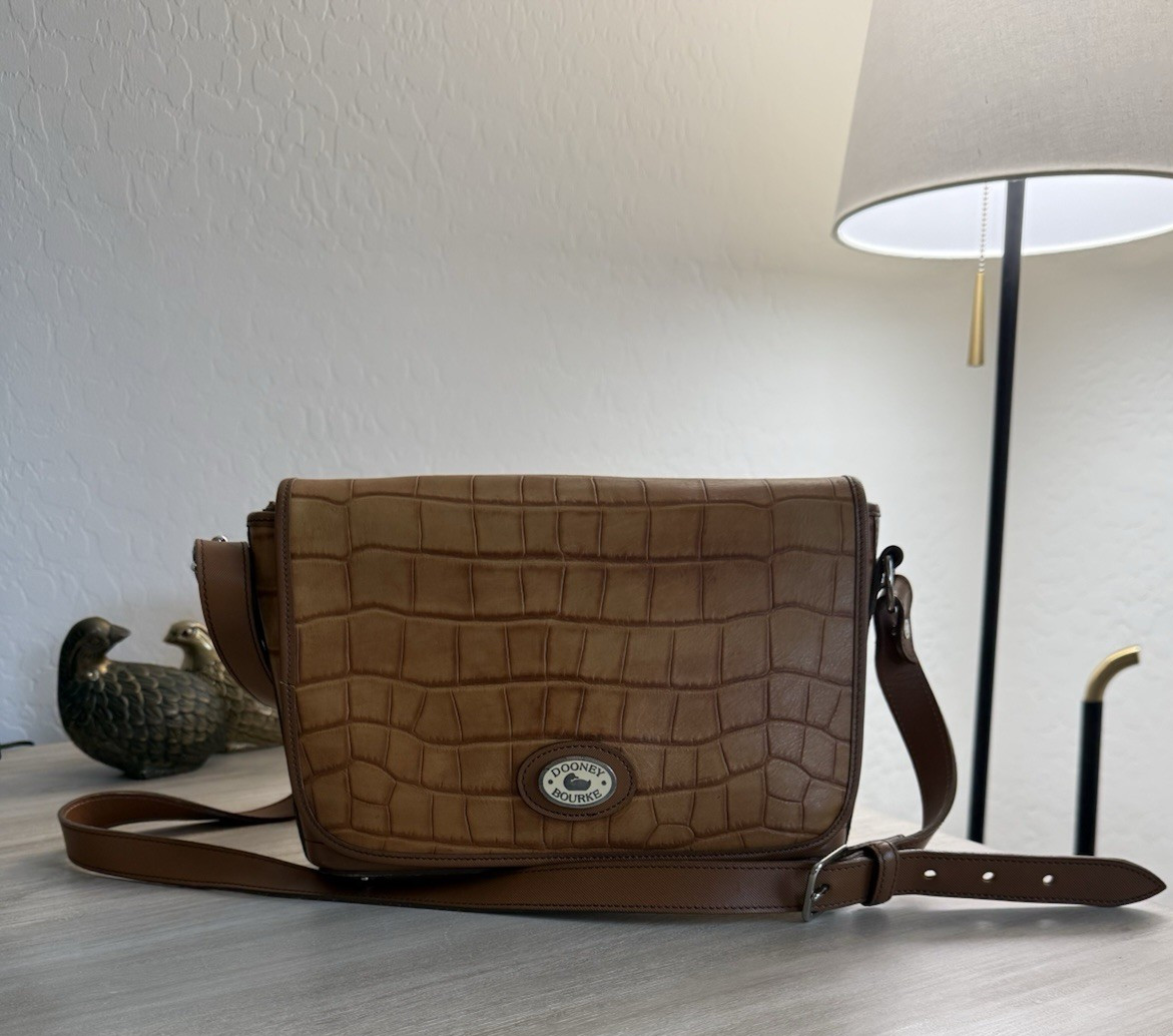 Vintage Dooney & Bourke Bayou Alligator Embossed Full Flap Shoulder Bag