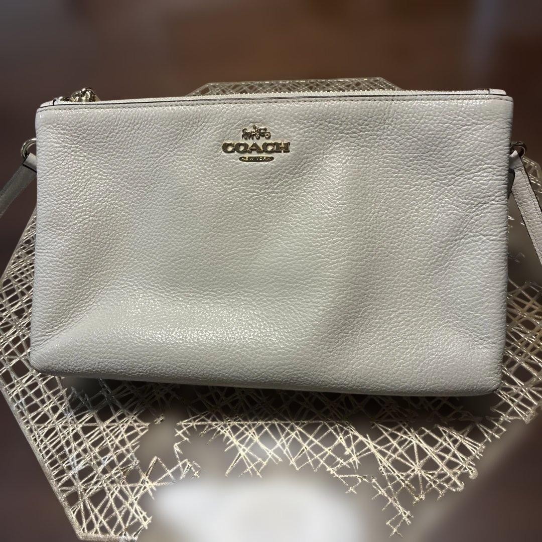 COACH shoulder bag leather white .