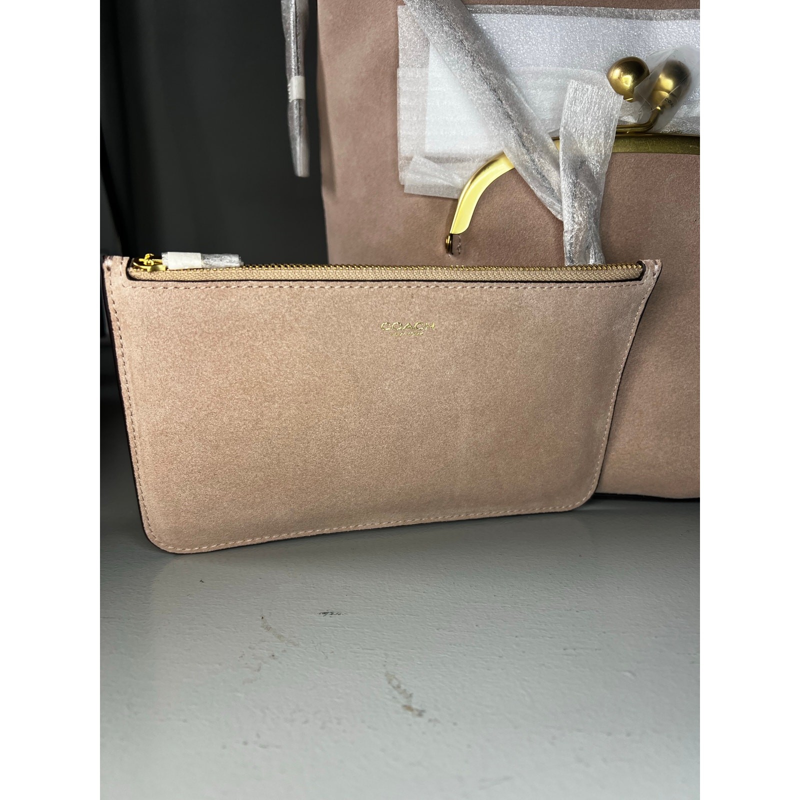 Coach Bleecker Bucket BagWith Kisslock – Brass/Nuage