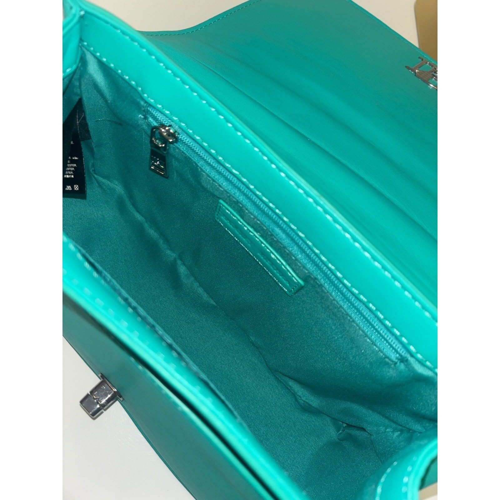 Badgley Mischka Green Quilted Pearl Letter Lock Crossbody Bag BM-4136 NEW