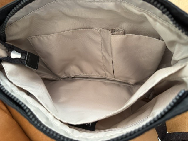 KIPLING “Live Light” Woman’s SYRO Black Shoulder Crossbody super clean