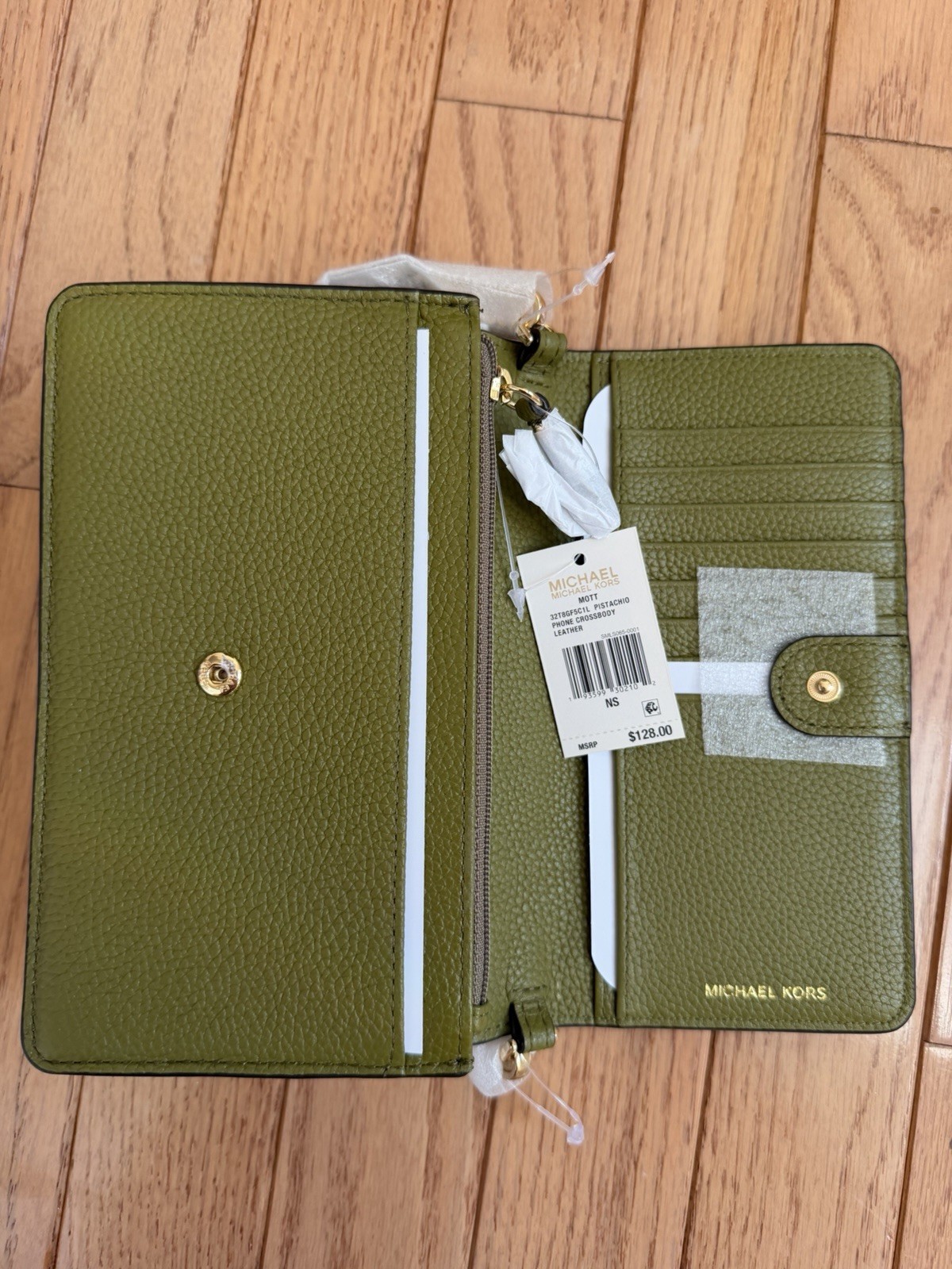 Brand New Michael Kors MOTT Pebble Leather Crossbody Wallet In Pistachio **NWT**