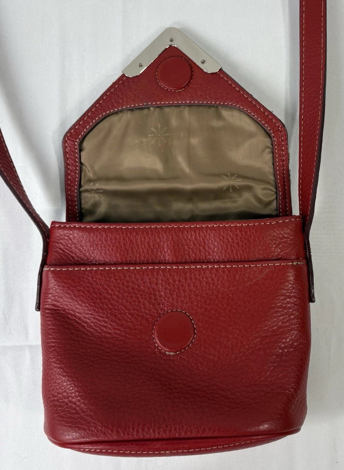 Isaac Mizrahi Live! Y2K Red Pebbled Leather Crossbody Bag Silver V-Clip Chevron