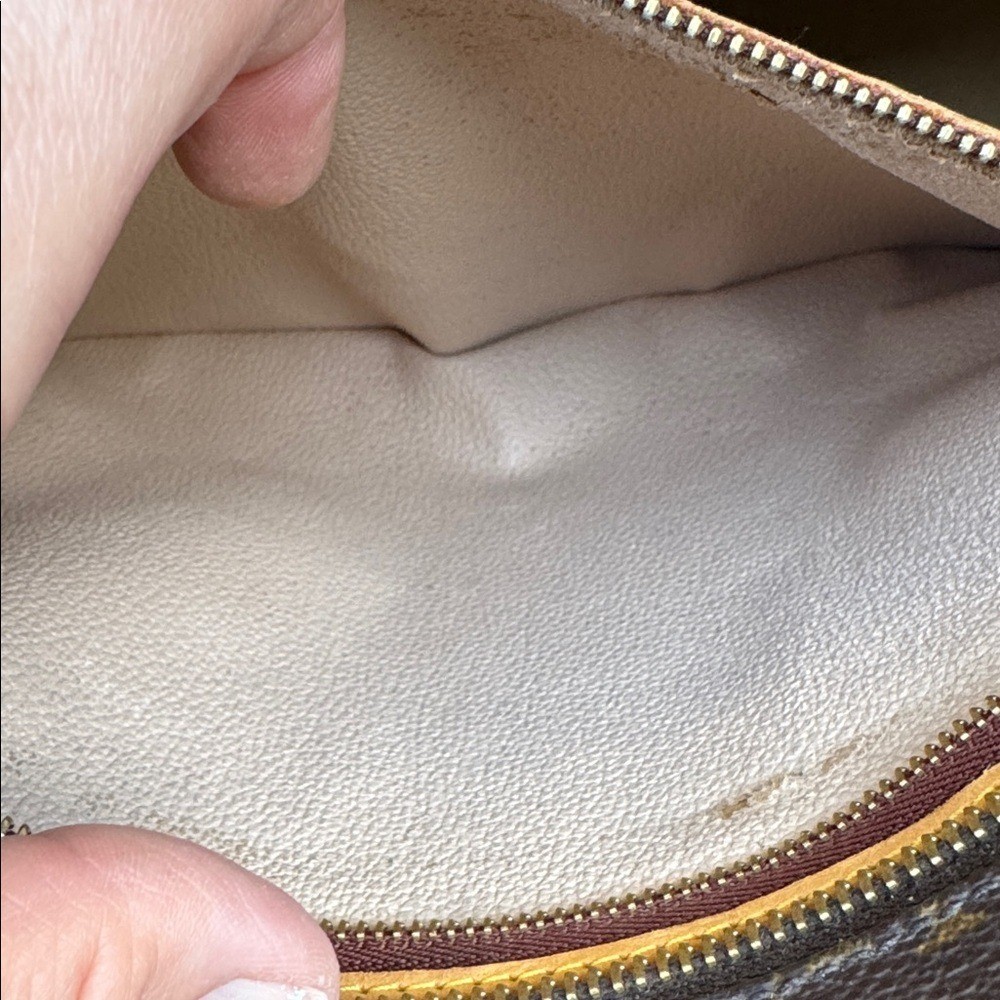 As Is Louis Vuitton Monogram Luco Tote bag monogram canvas broken straps