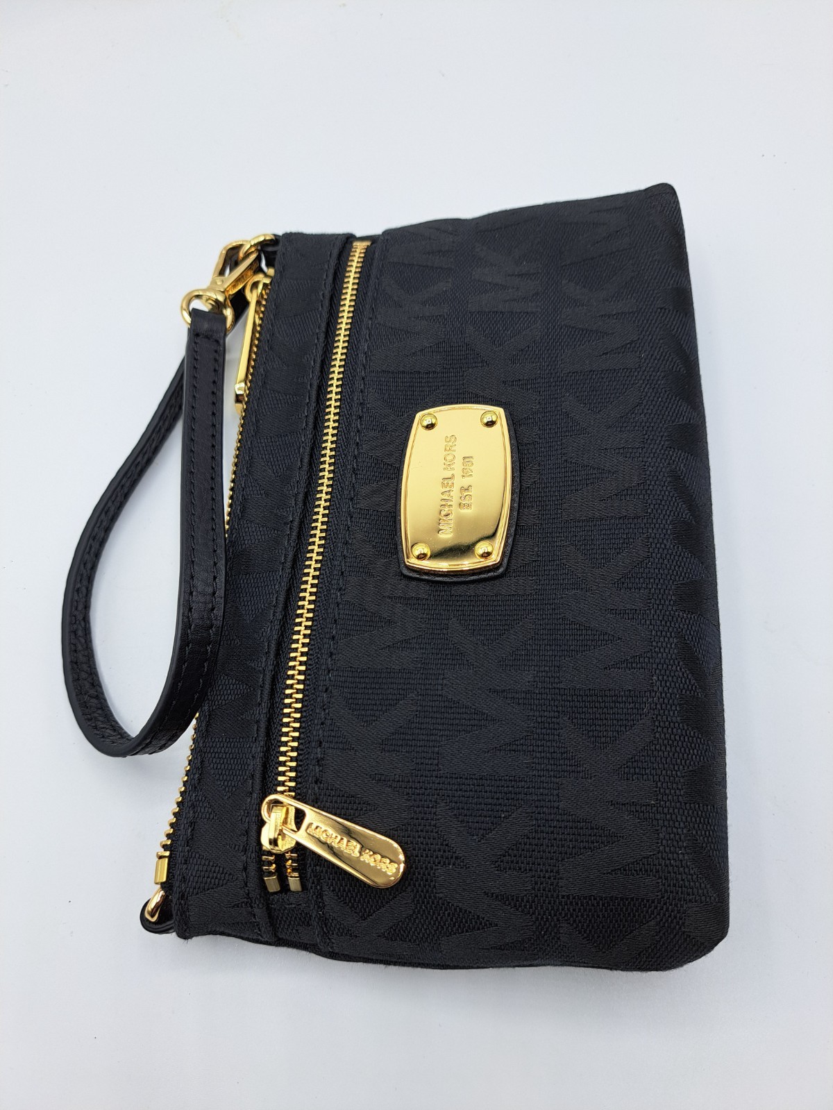 Authentic MICHAEL KORS Large Black Pebbled Leather Wristlet W/Gold Accents