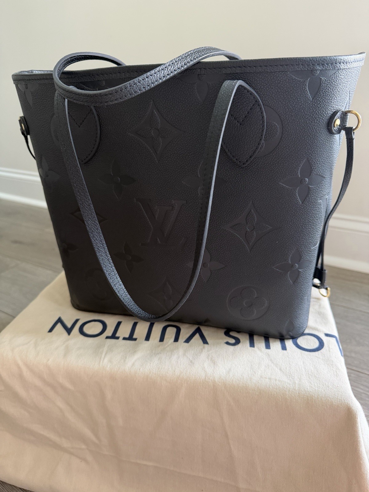 Louis Vuitton Empreinte Giant Monogram Neverfull MM Tote Black Pouch Dust