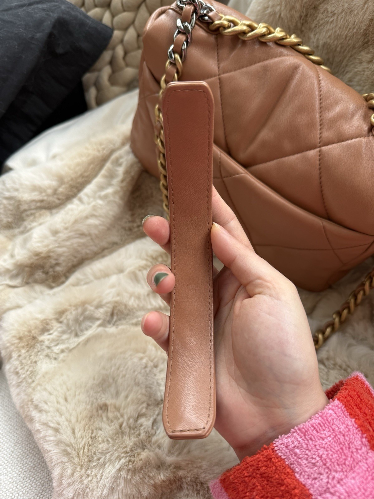 Chanel 19 Small Caramel 21K Rare Color