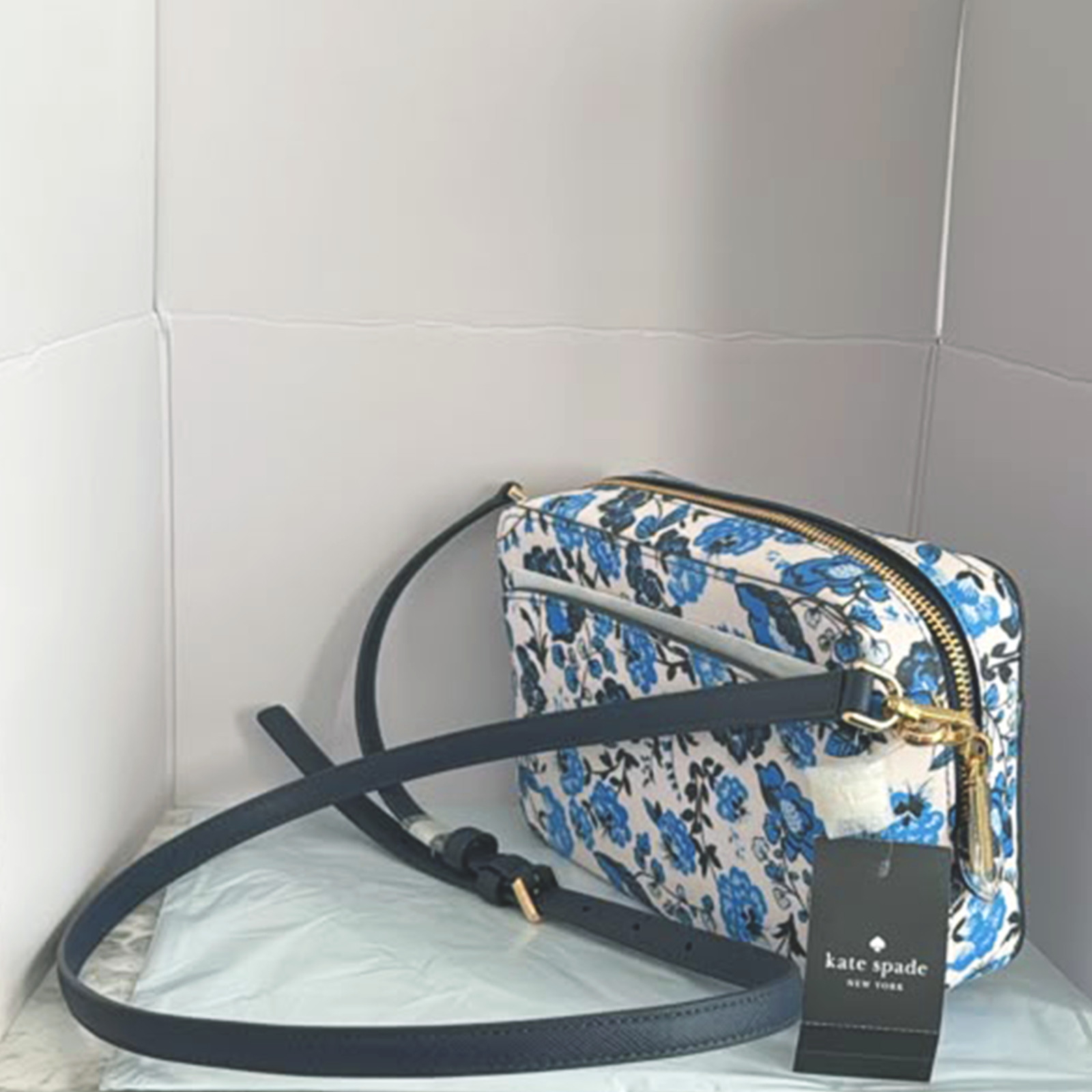 Kate Spade New York Blue Floral Camera Bag Crossbody, Zip, Small, Strap