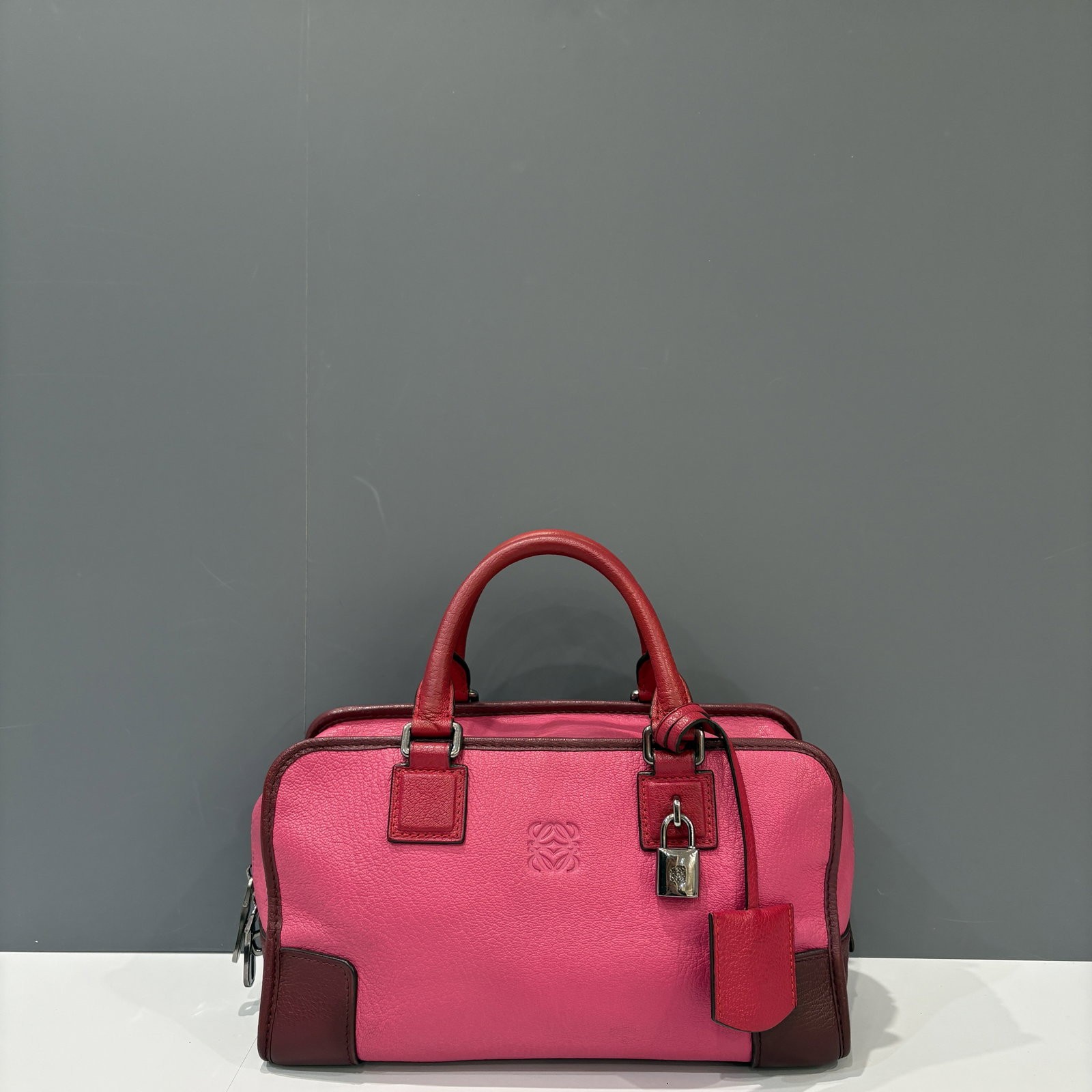 Loewe Amazona 29 Magenta Red Burgundy Calfskin (mg011226e3)