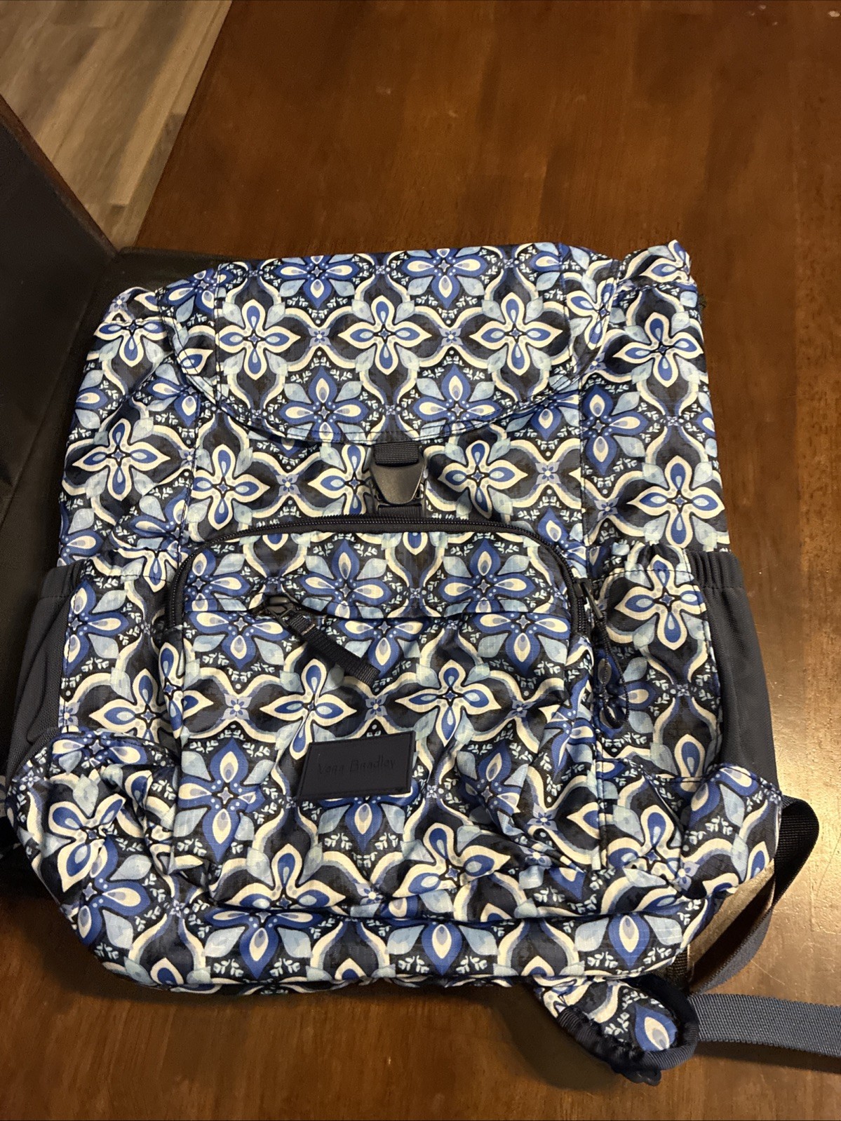 Vera Bradley Campus Day Tripper Daytripper Backpack Raindrop Medallion New